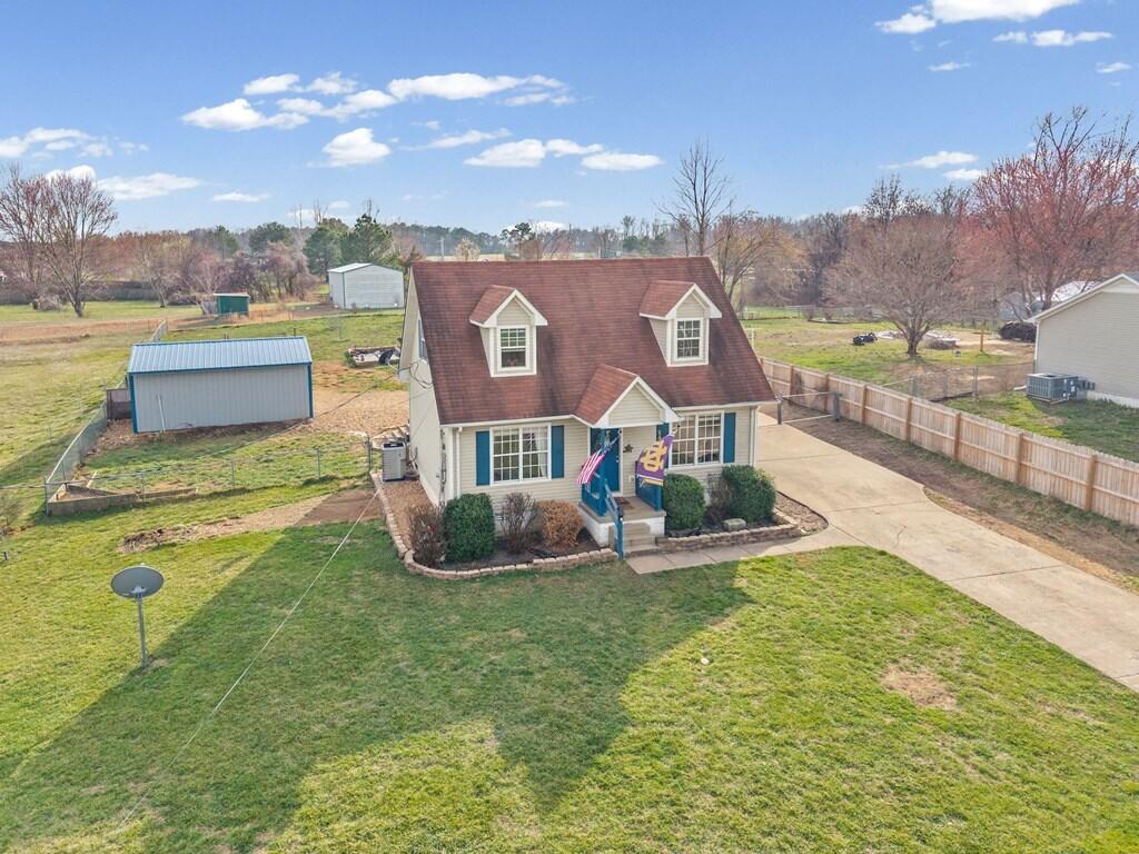 5483 Roaring Springs Road Property Photo 3
