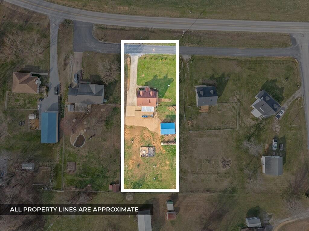 5483 Roaring Springs Road Property Photo 5