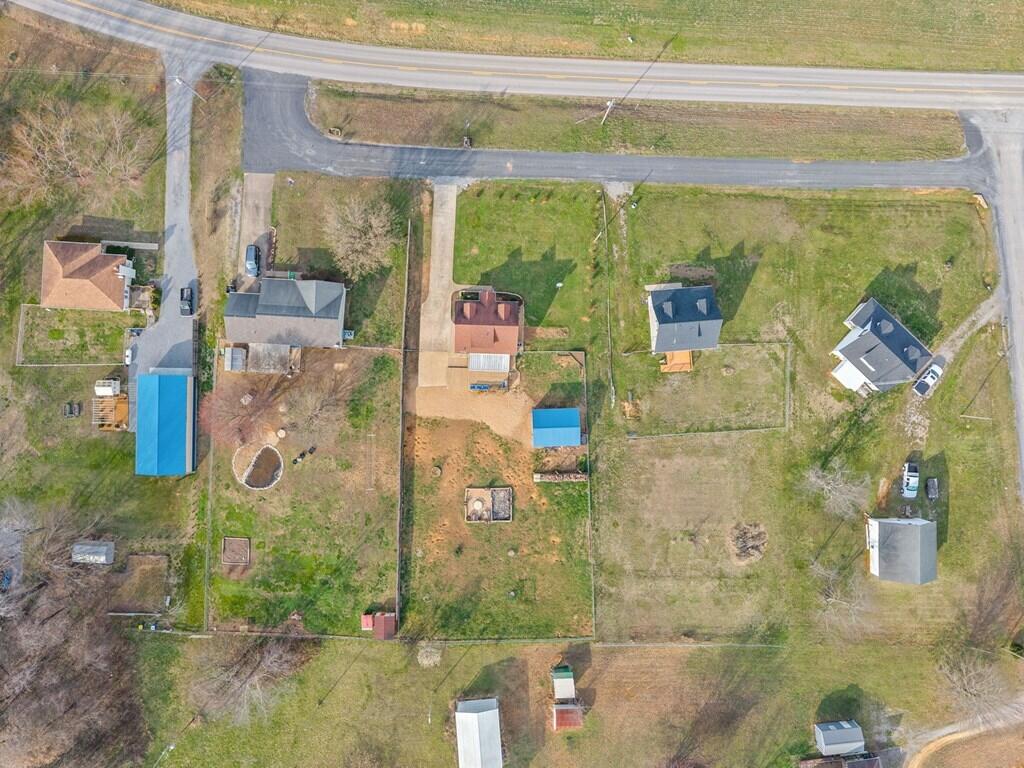 5483 Roaring Springs Road Property Photo 6
