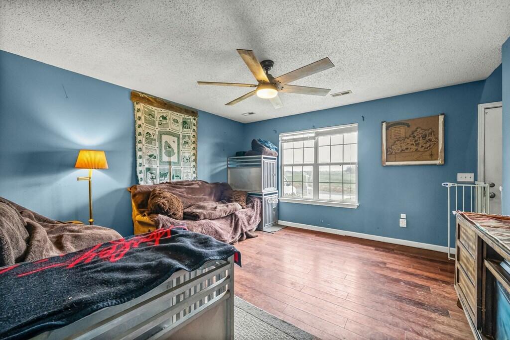 5483 Roaring Springs Road Property Photo 11