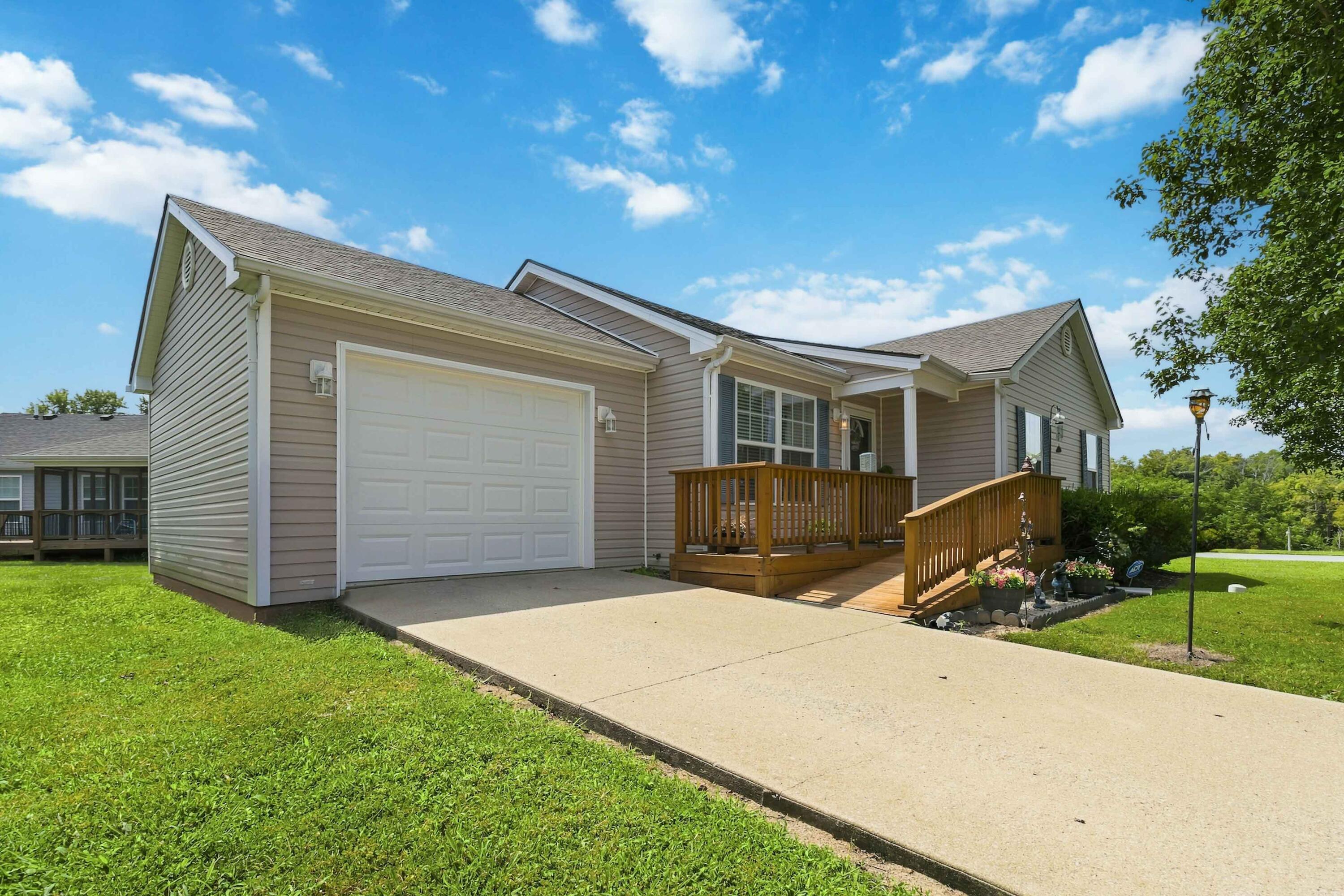 237 Banyan Boulevard Property Photo 1