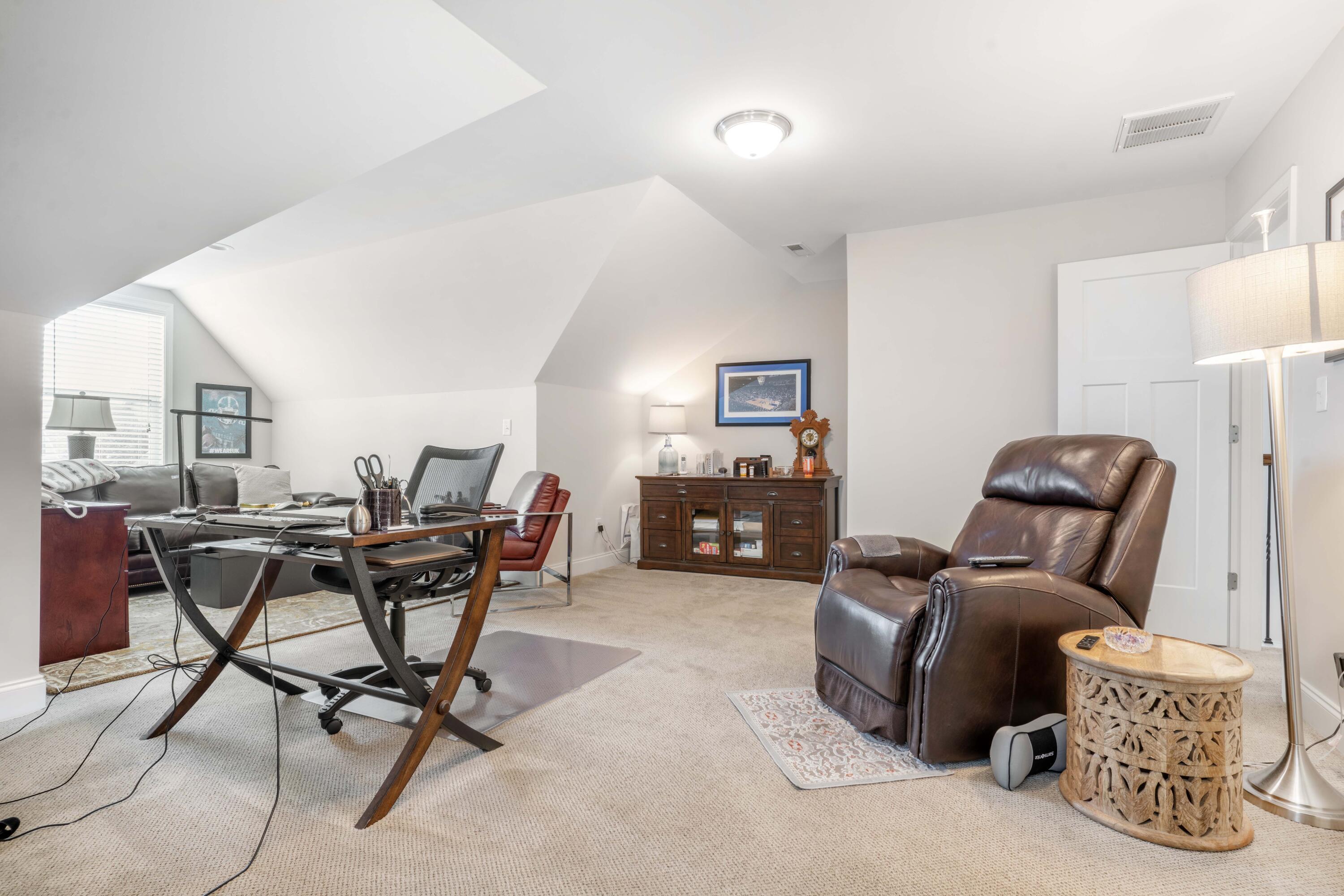 2017 Lawton Flat Property Photo 34