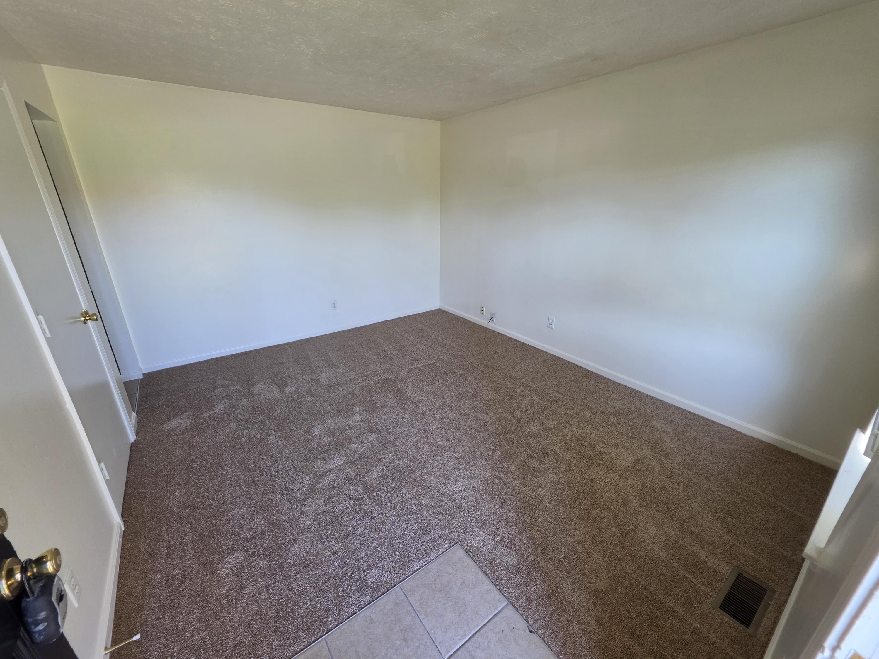 1816 Chatsworth Drive B Property Photo 2
