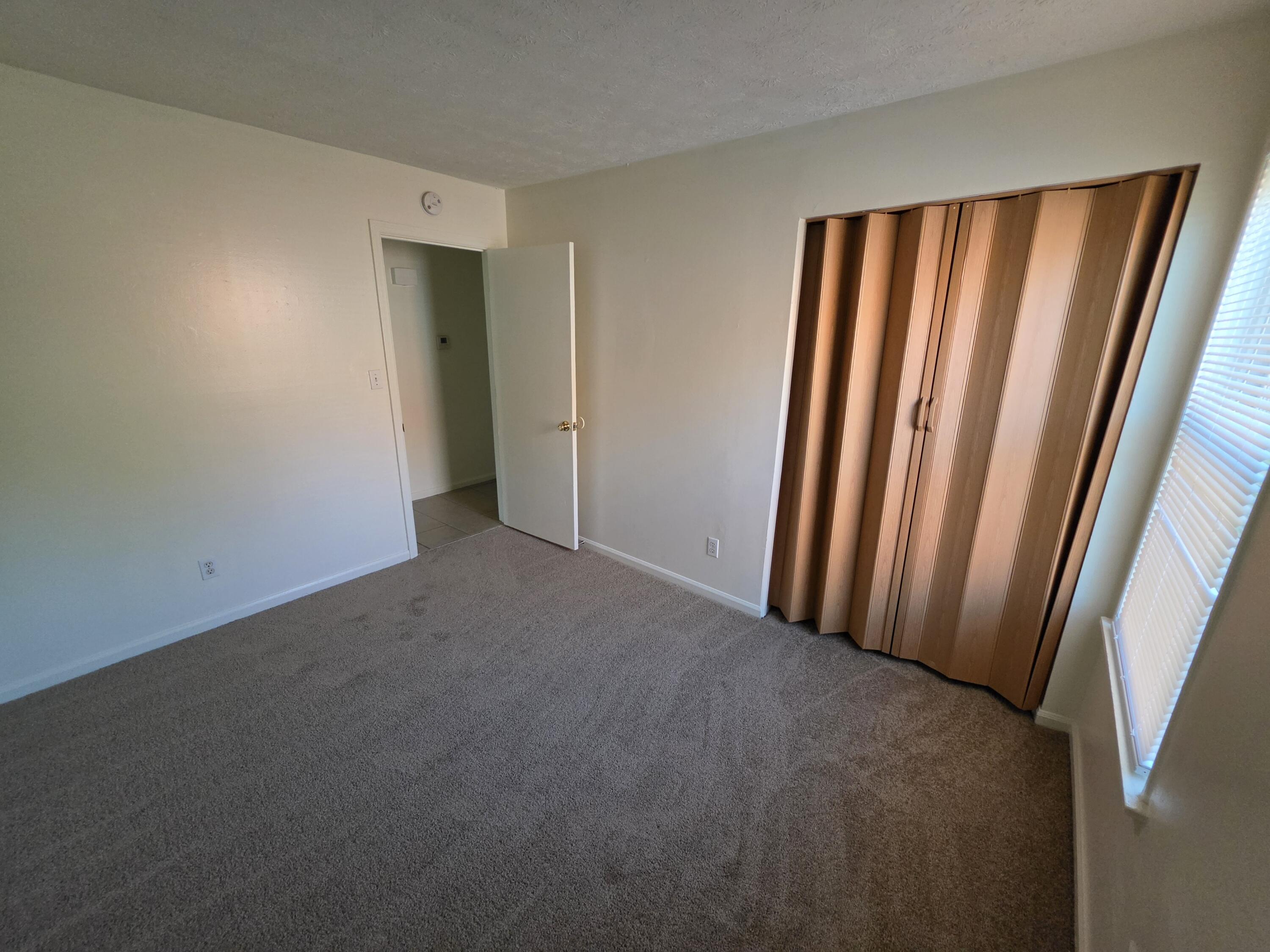 1816 Chatsworth Drive B Property Photo 6