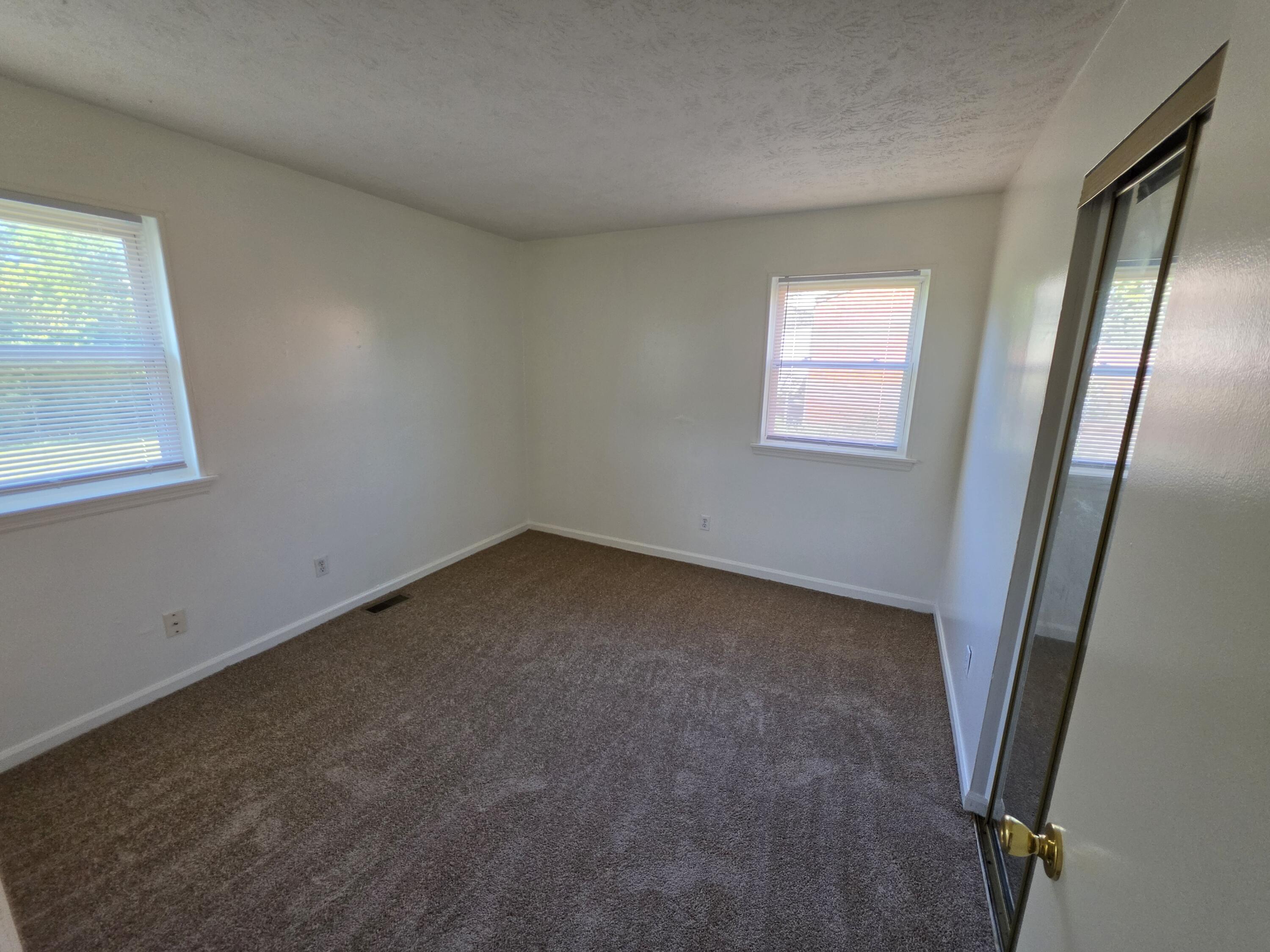 1816 Chatsworth Drive B Property Photo 7