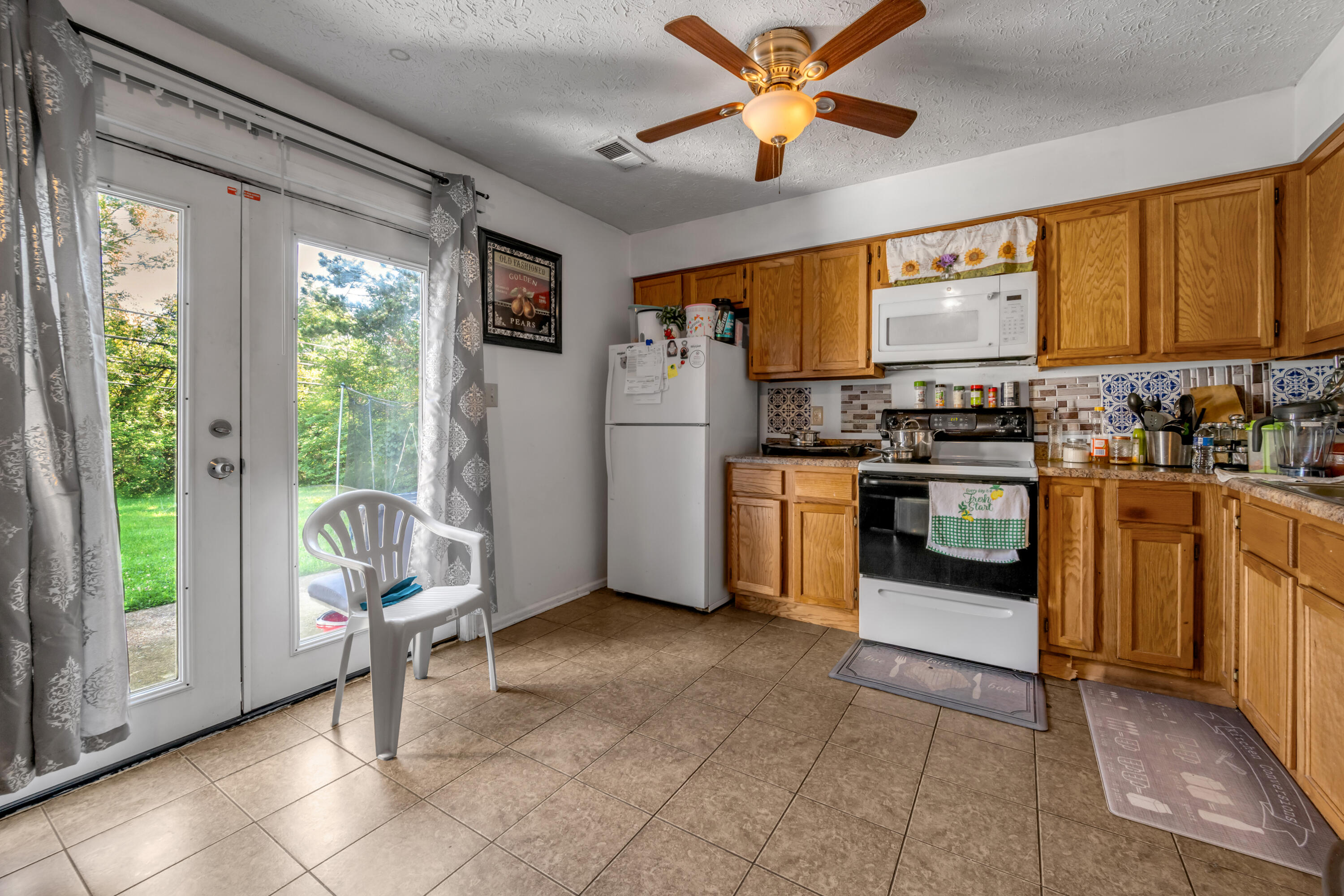 3219 Aqueduct Drive Property Photo 4