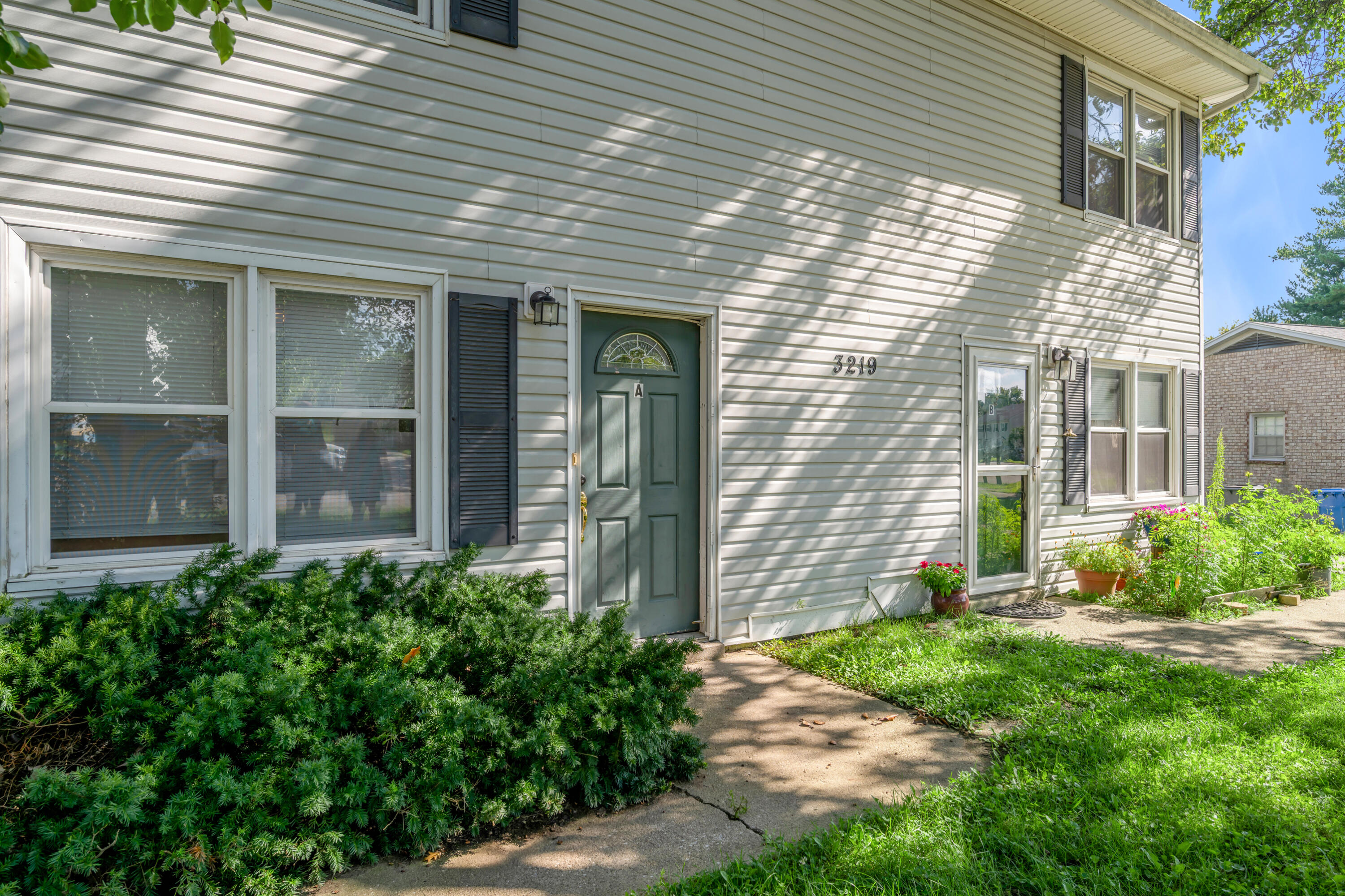 3219 Aqueduct Drive Property Photo 12