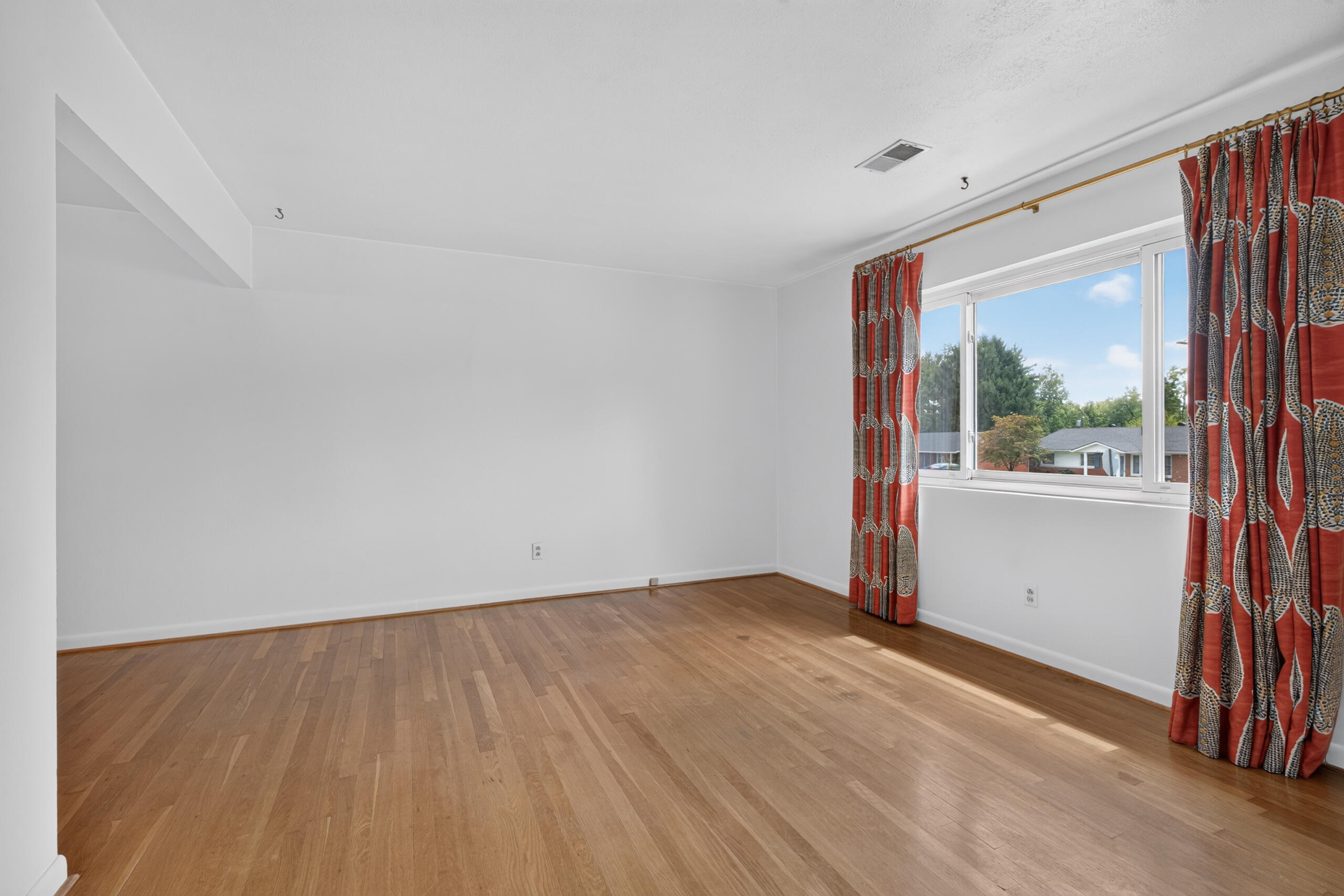 575 Monticello Boulevard Property Photo 5