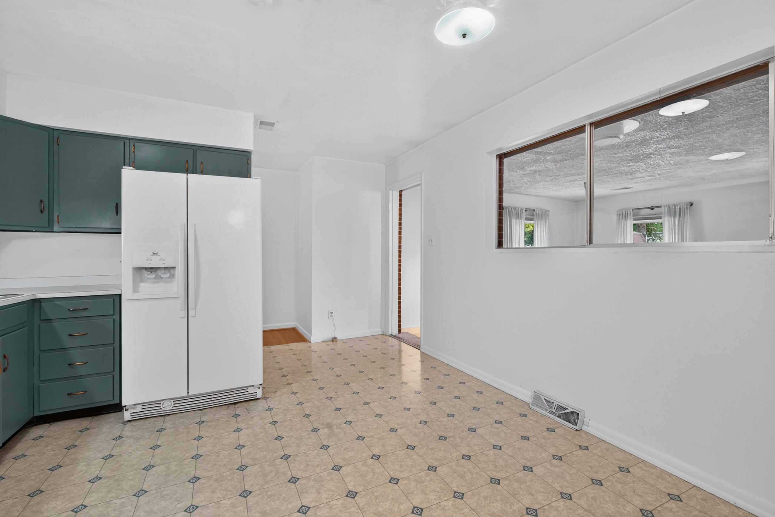 575 Monticello Boulevard Property Photo 11