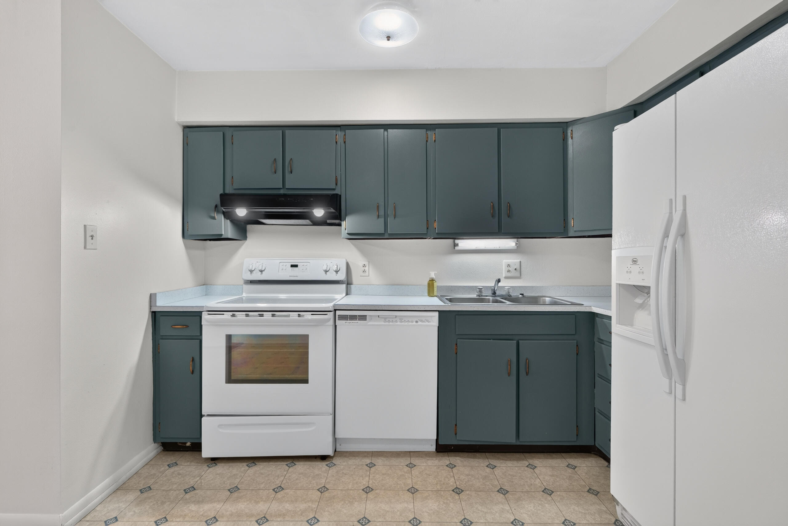 575 Monticello Boulevard Property Photo 12