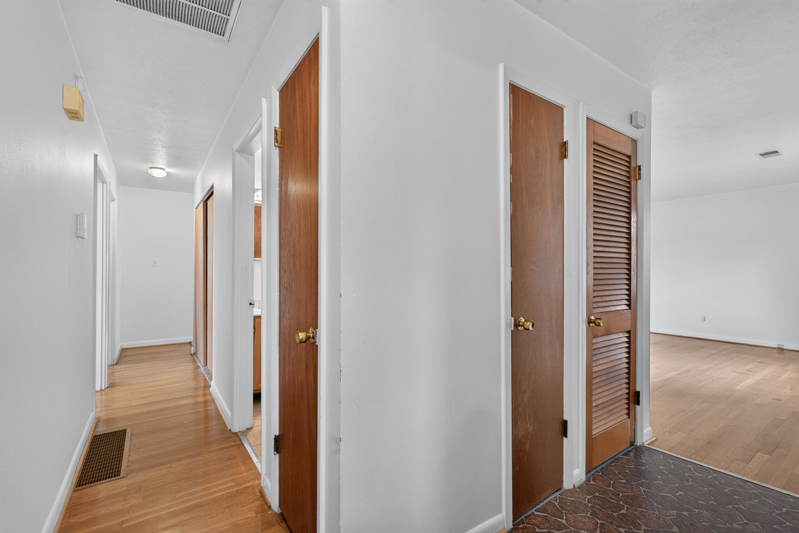 575 Monticello Boulevard Property Photo 15