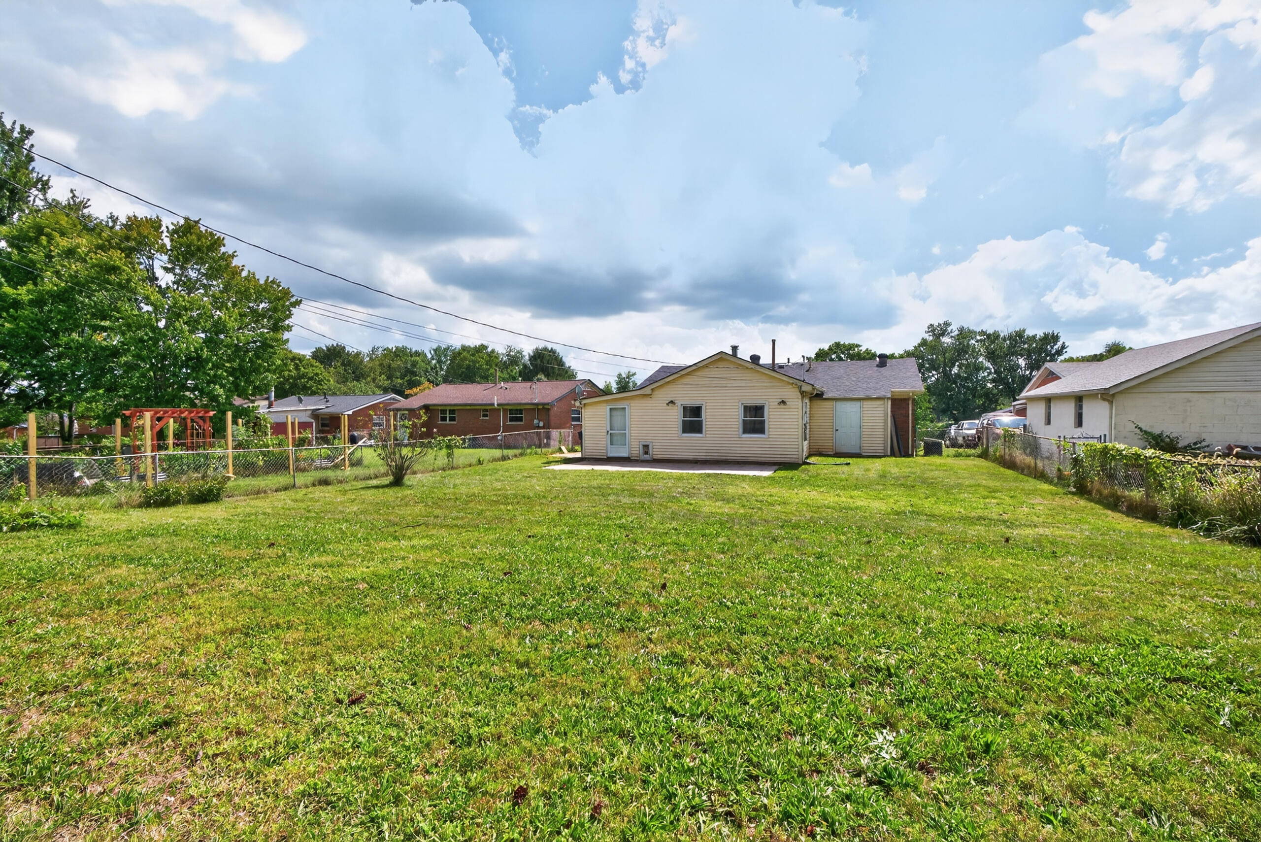 575 Monticello Boulevard Property Photo 37