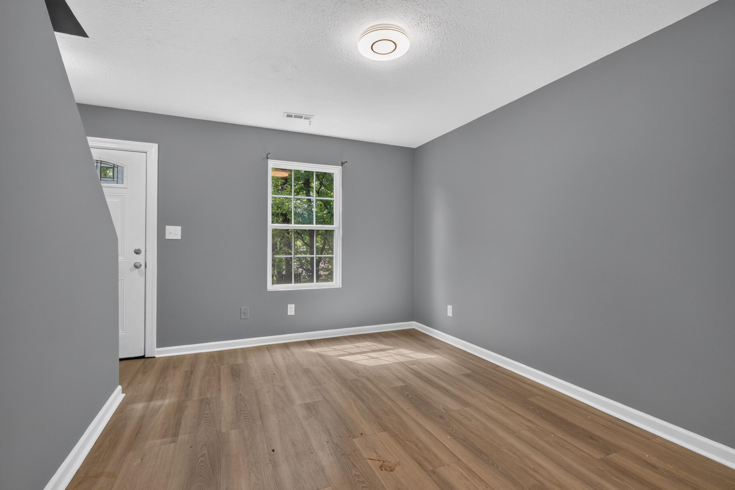 144-146 Montgomery Avenue Property Photo 3