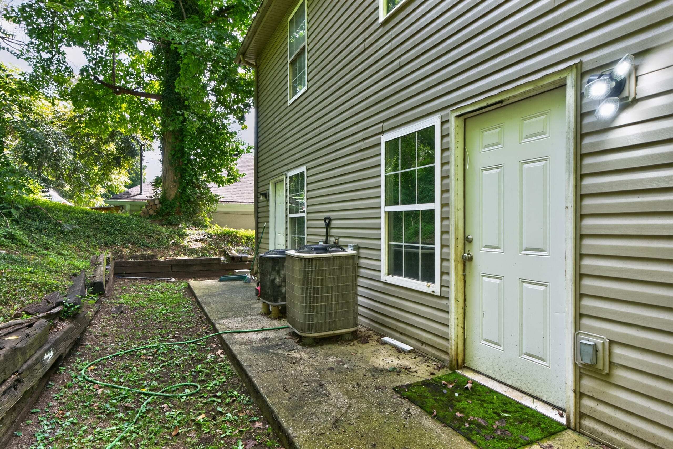 144-146 Montgomery Avenue Property Photo 18