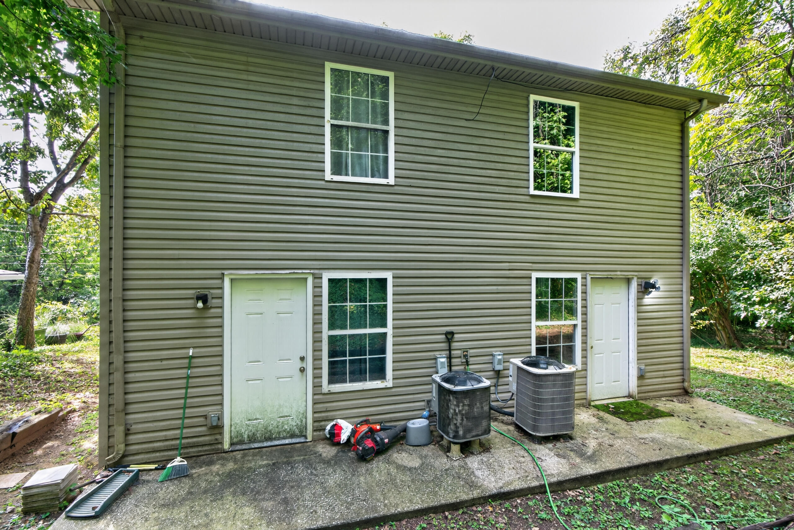 144-146 Montgomery Avenue Property Photo 30