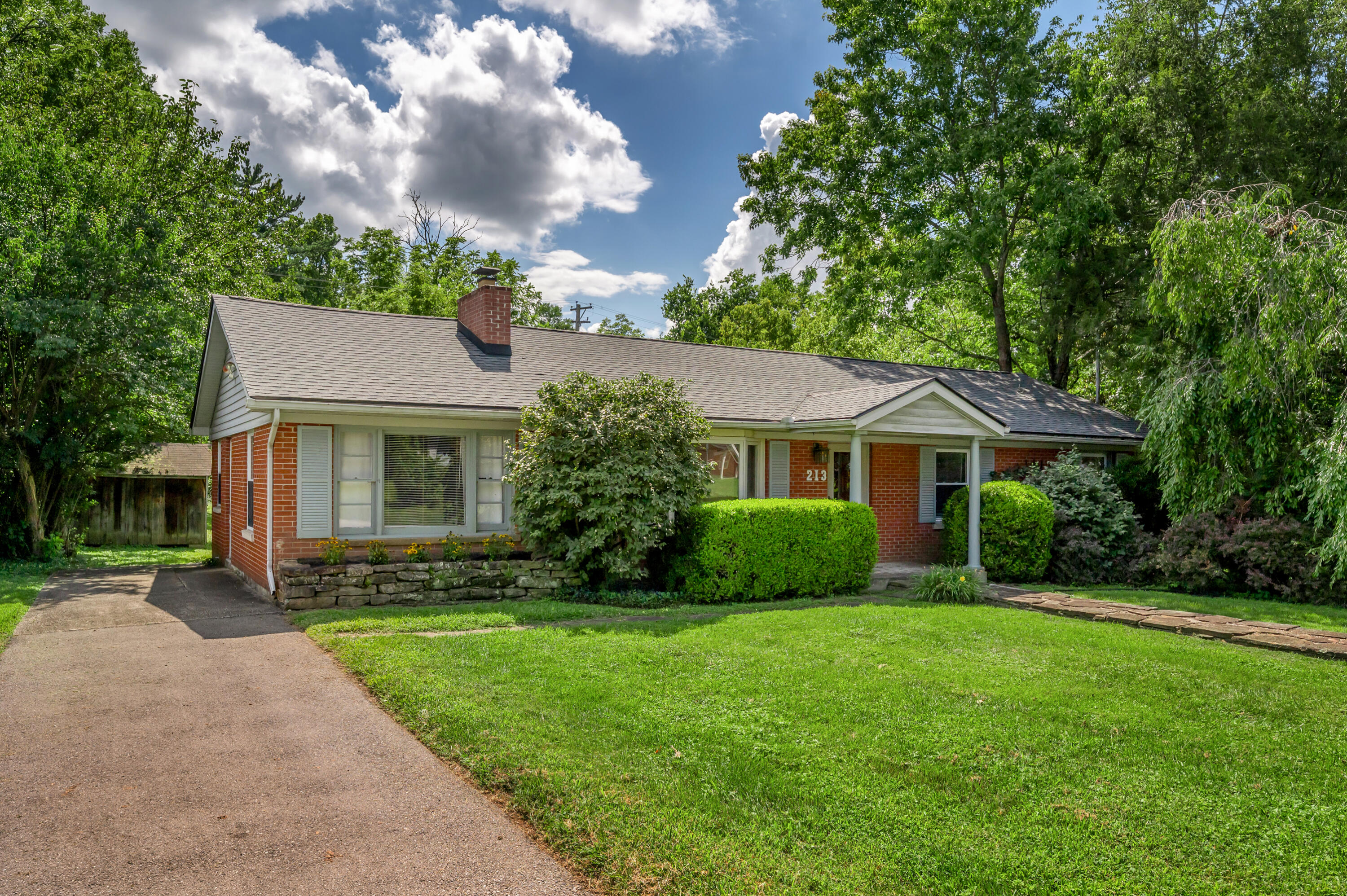 213 Eastway Drive Property Photo 1