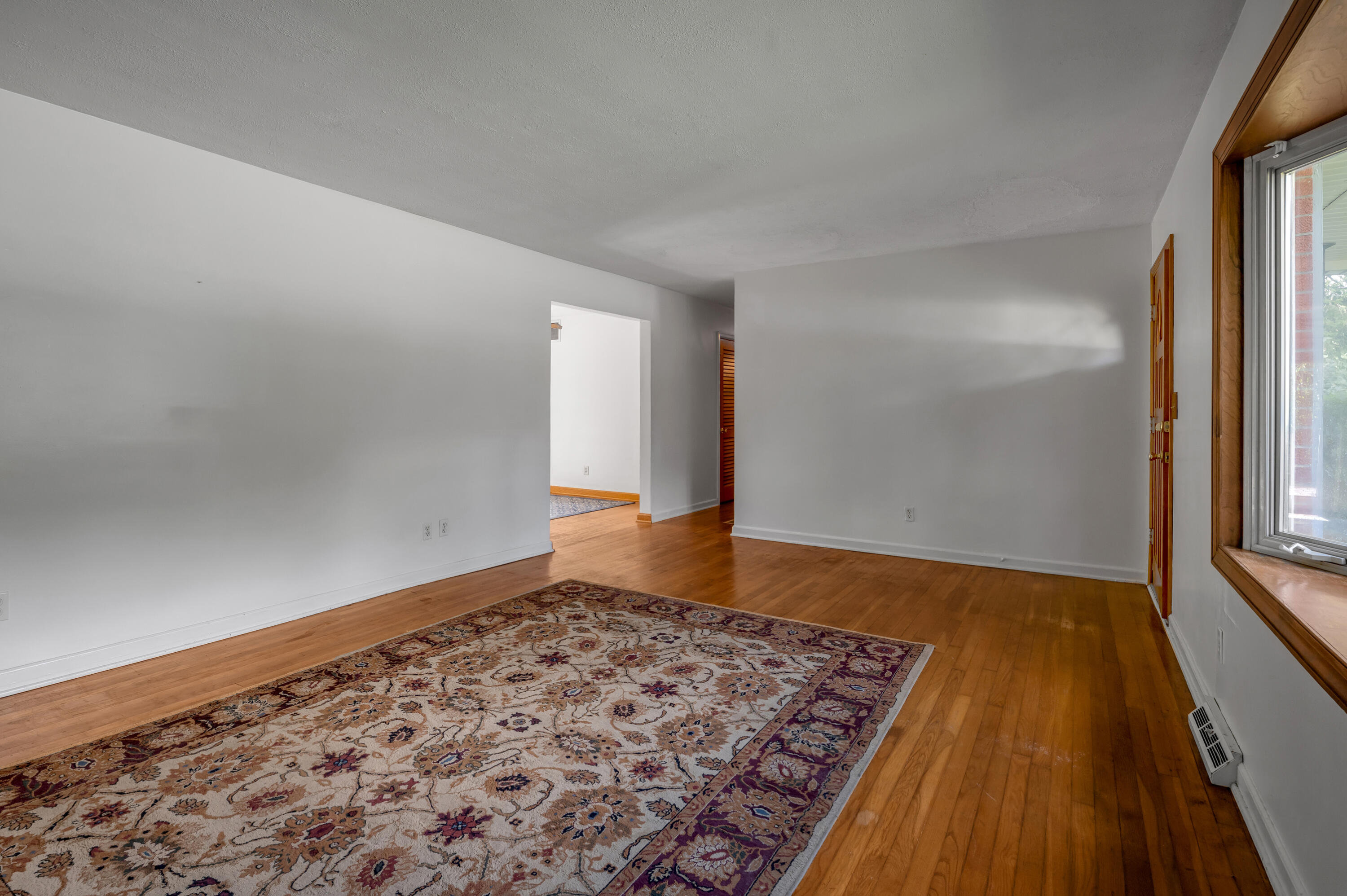 213 Eastway Drive Property Photo 6