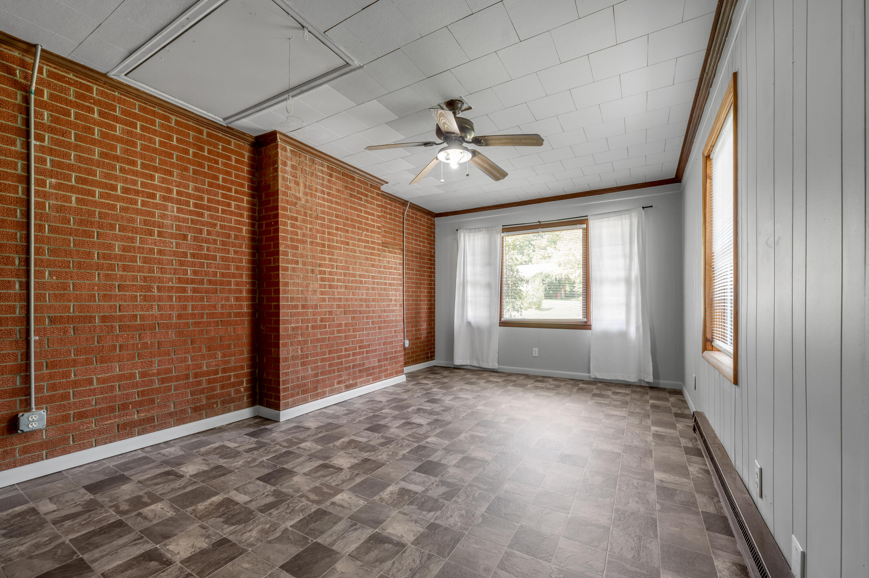 213 Eastway Drive Property Photo 23