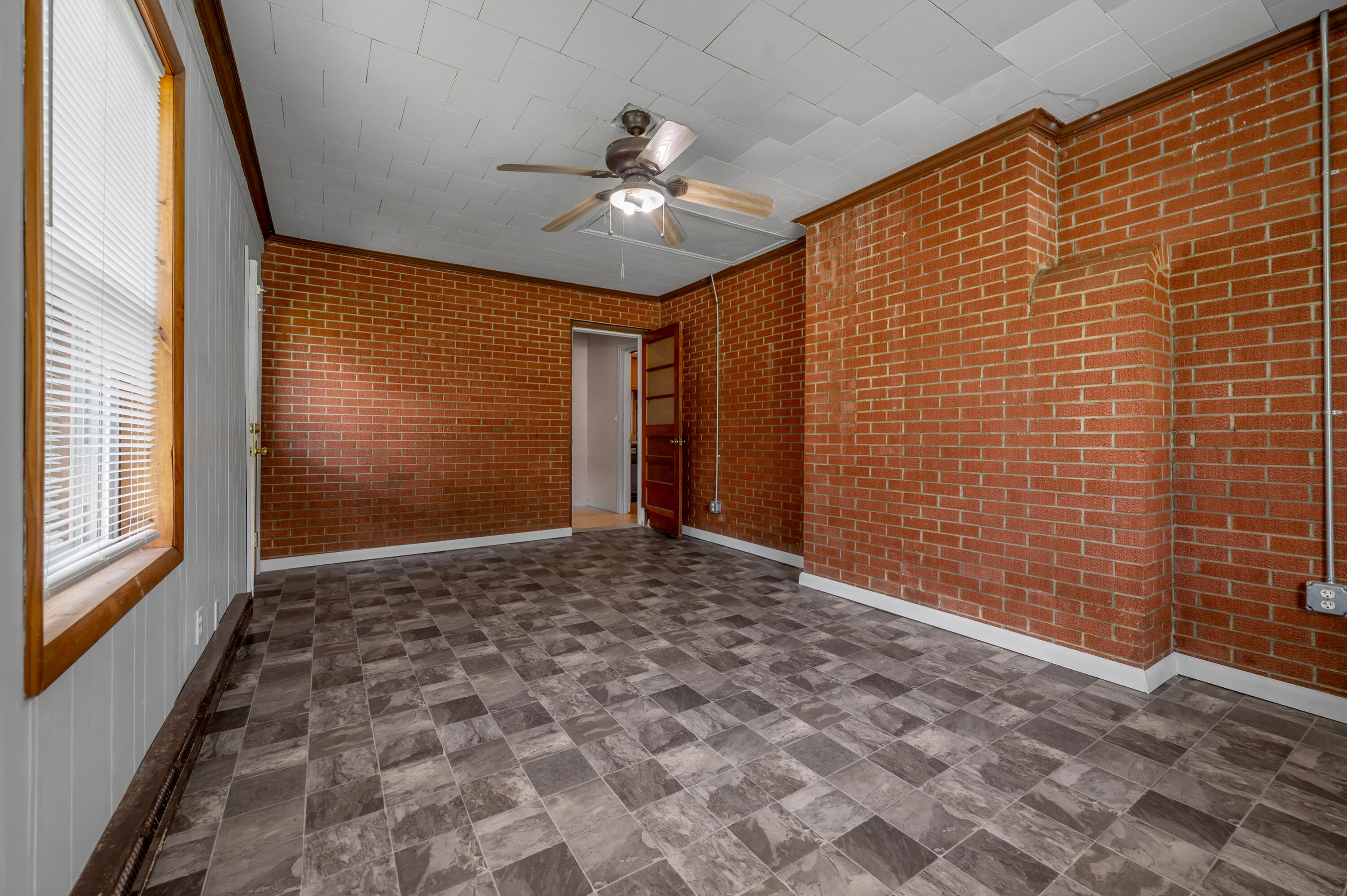 213 Eastway Drive Property Photo 24