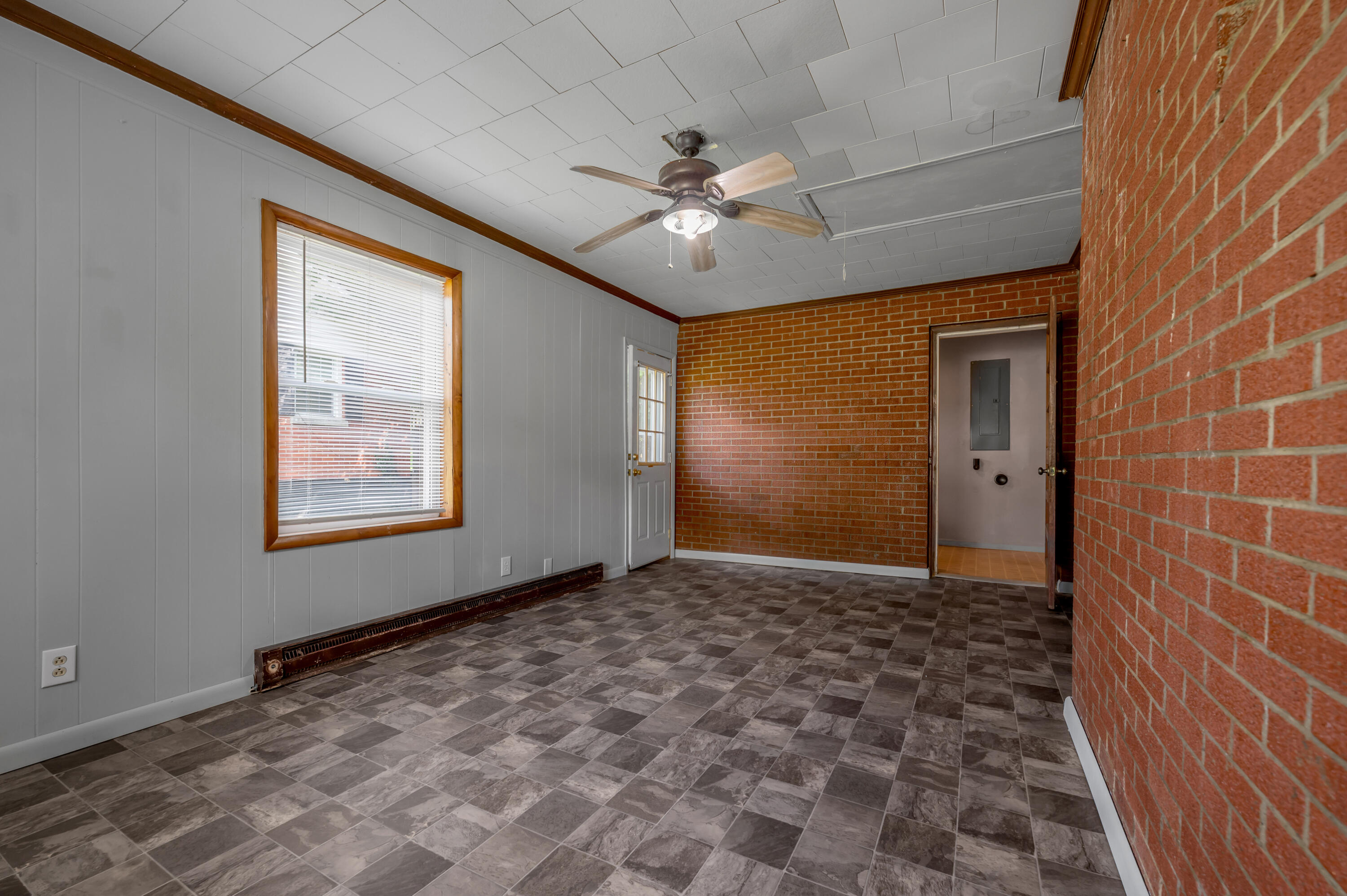 213 Eastway Drive Property Photo 25