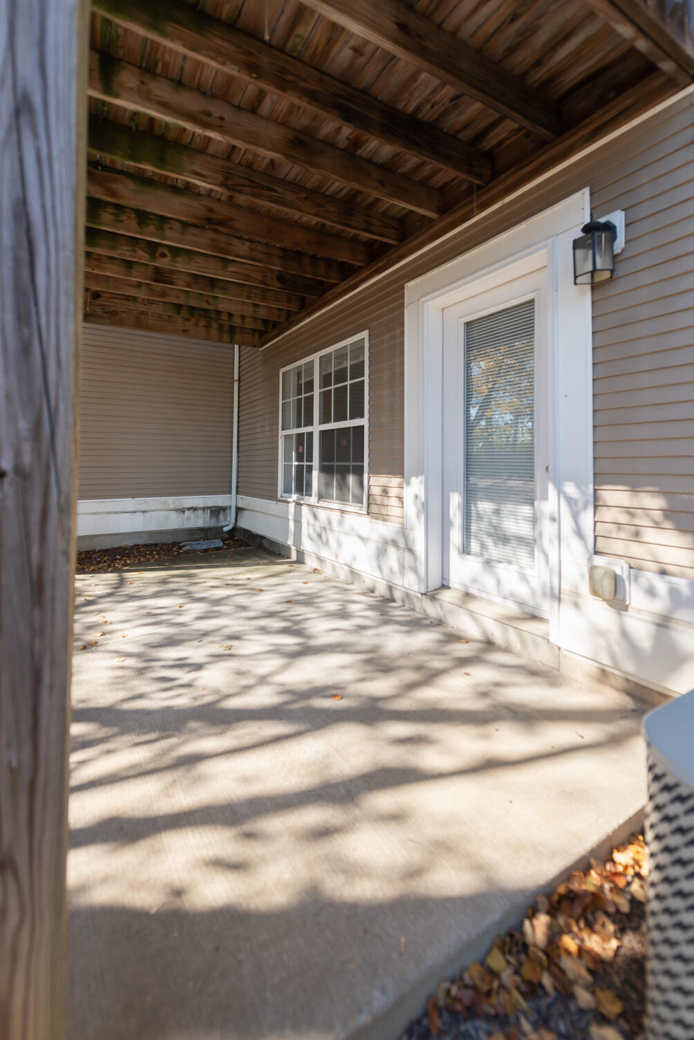 858 Malabu Drive 5000 Property Photo 4