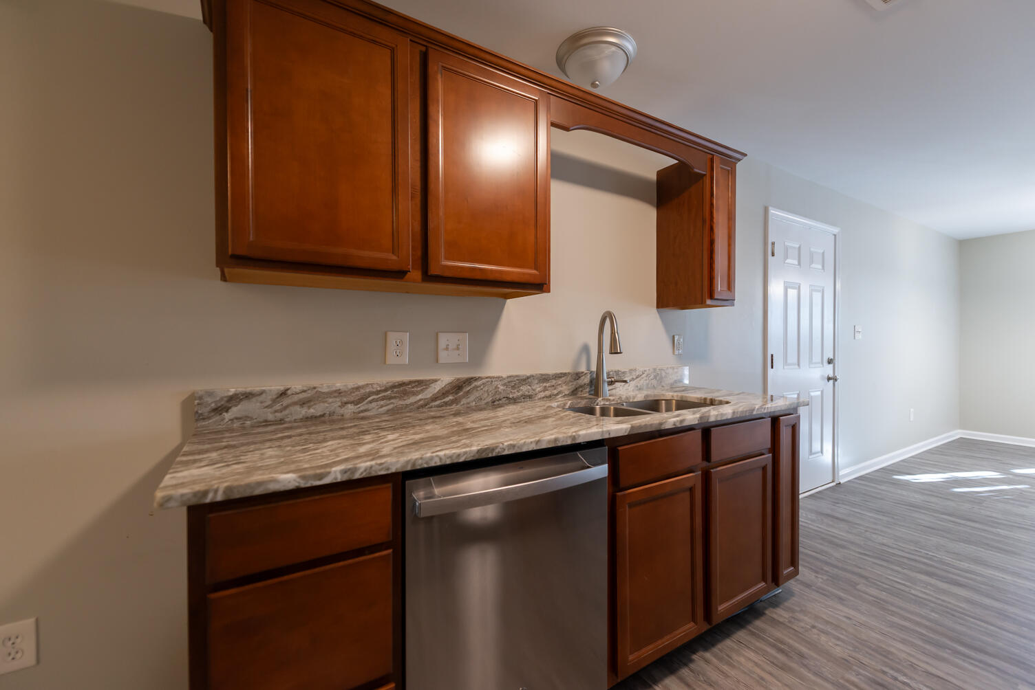 858 Malabu Drive 5000 Property Photo 13