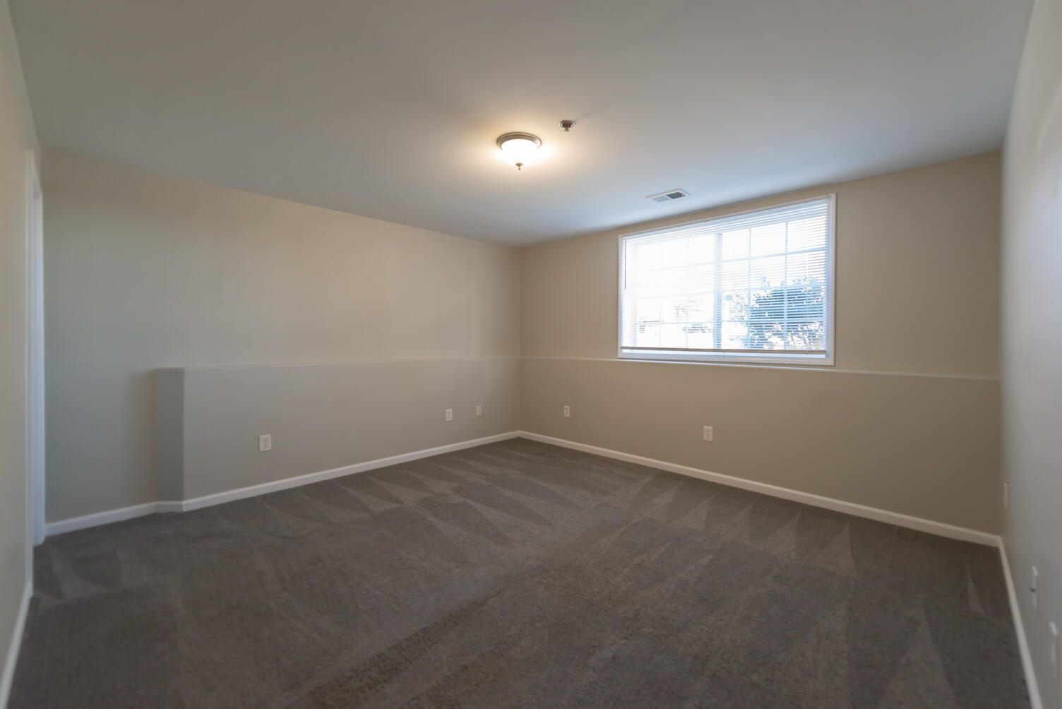 858 Malabu Drive 5000 Property Photo 19