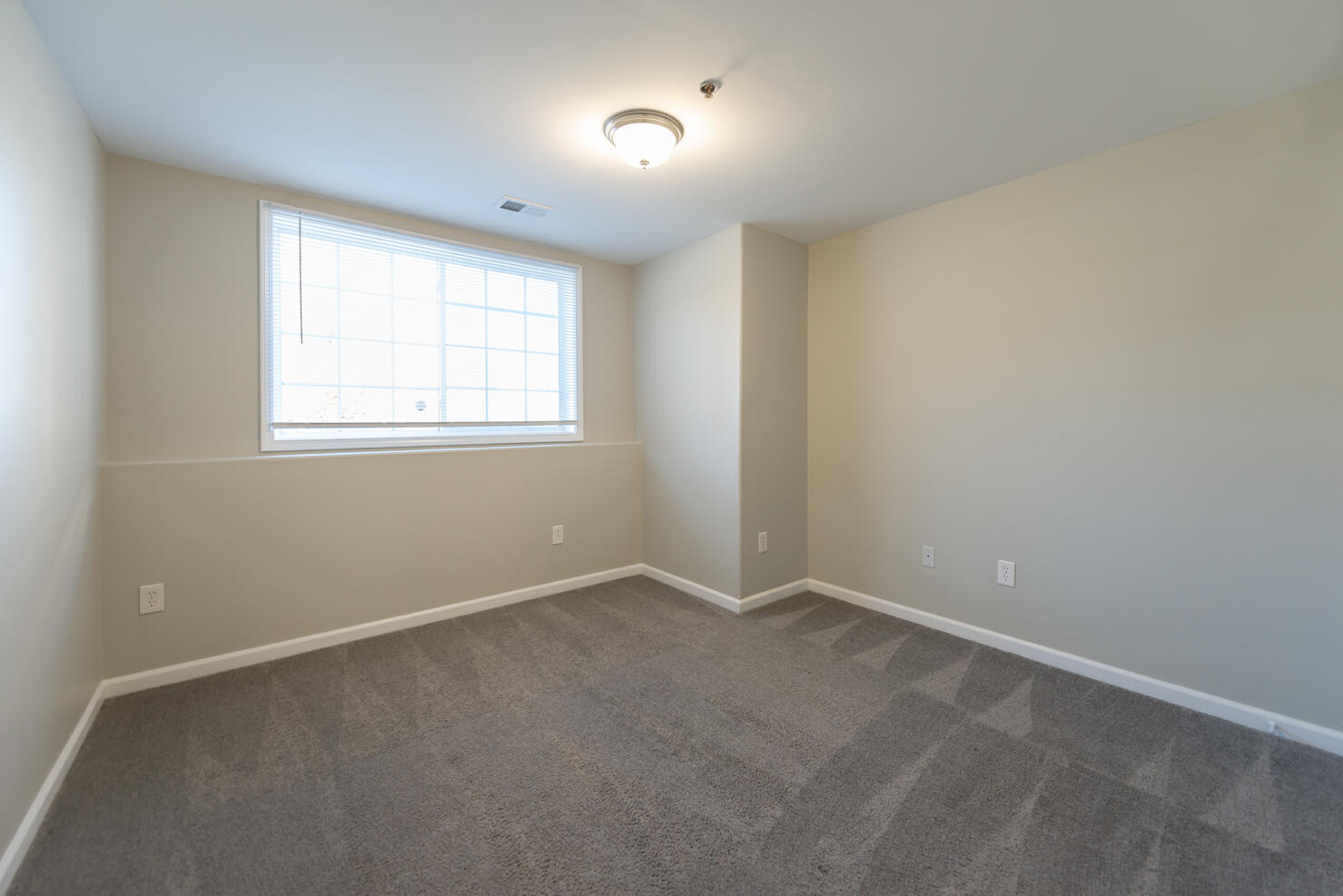 858 Malabu Drive 5000 Property Photo 25