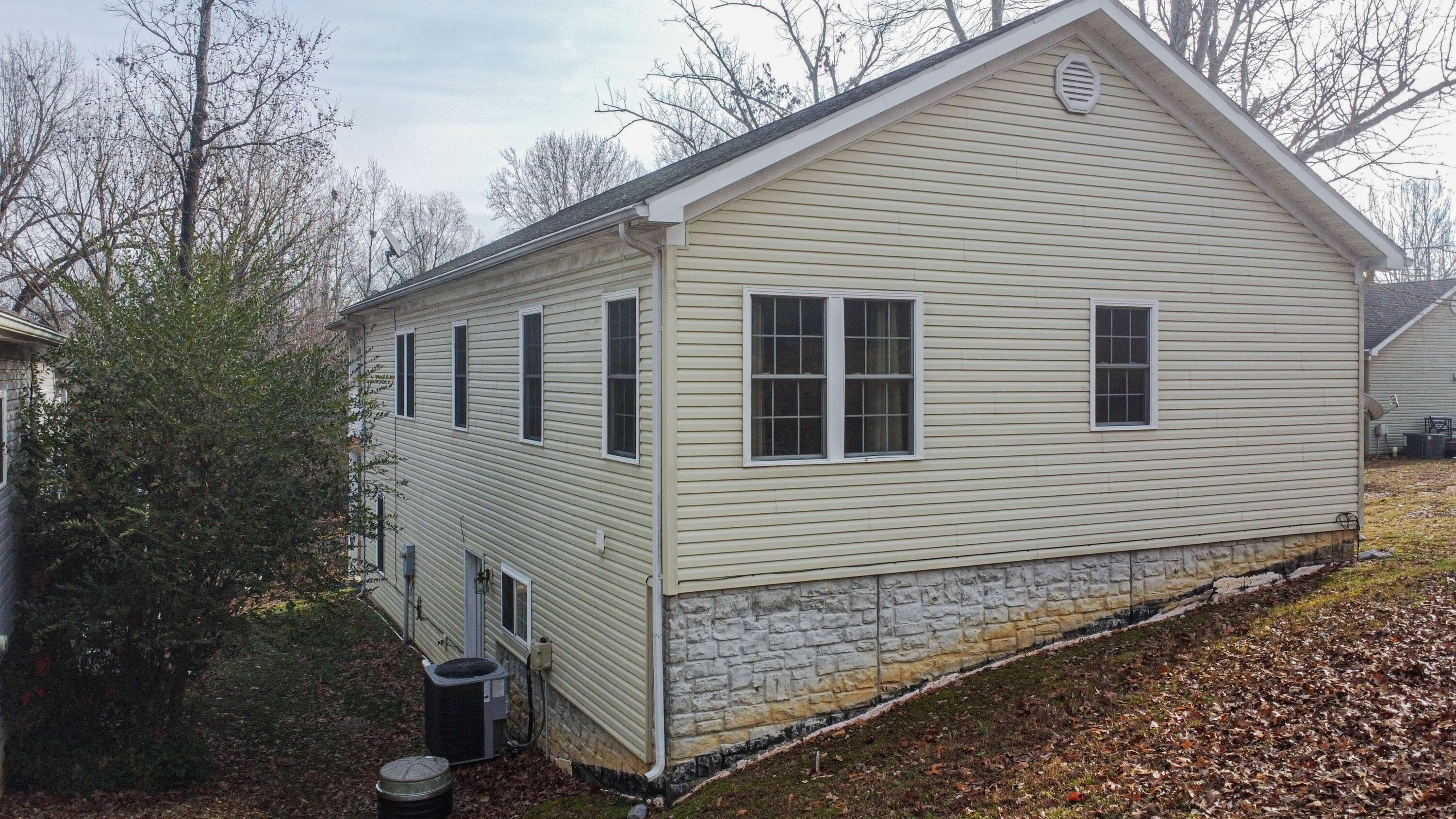 444 E Commerce Avenue Property Photo 2