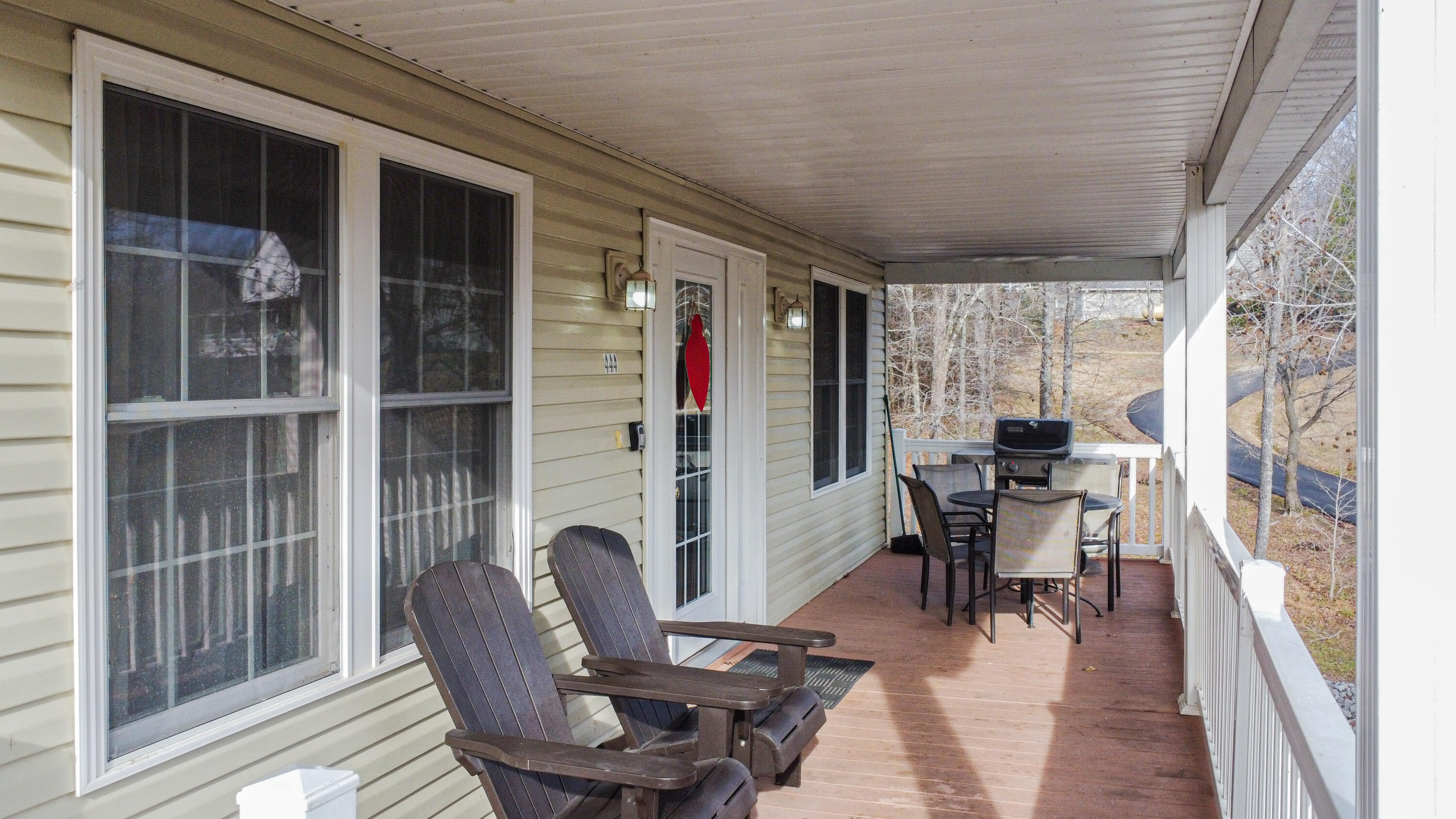 444 E Commerce Avenue Property Photo 3