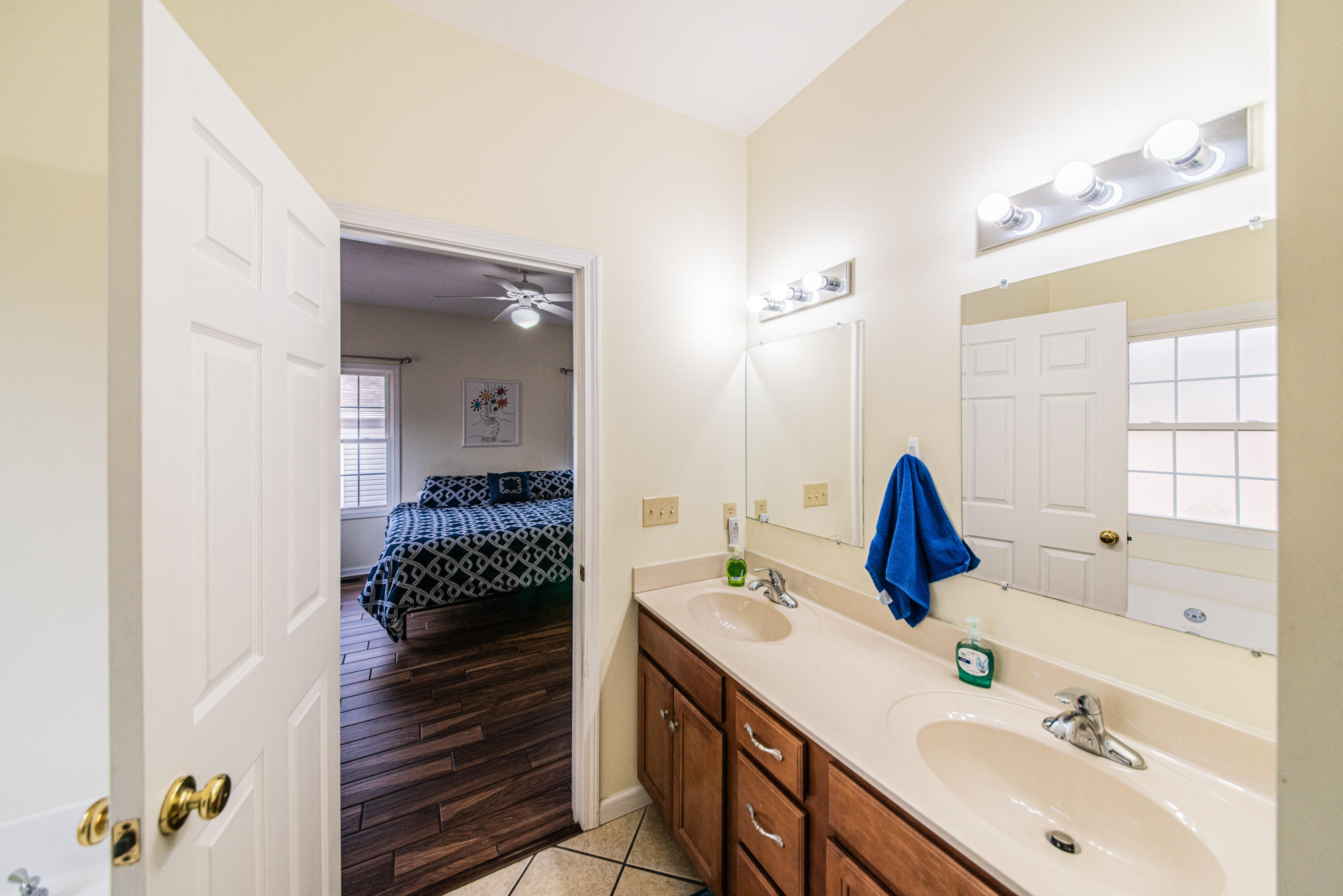 444 E Commerce Avenue Property Photo 14
