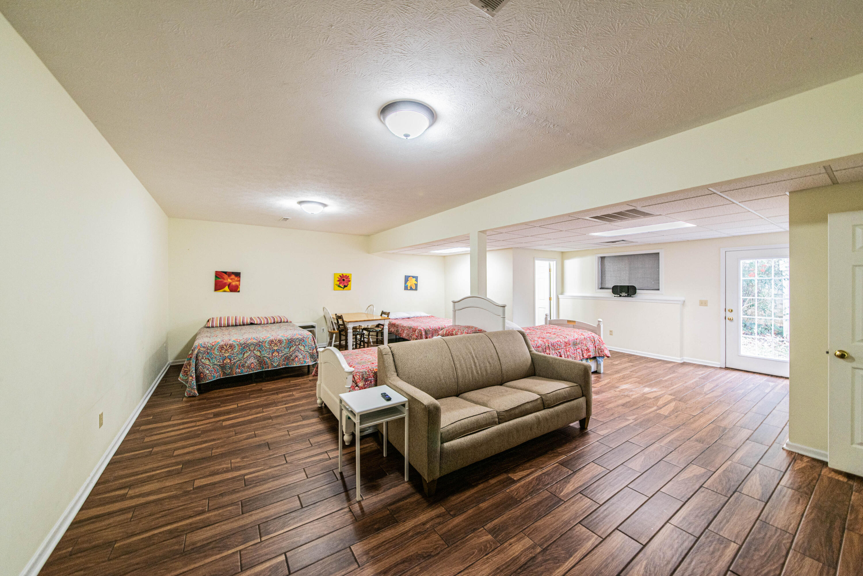 444 E Commerce Avenue Property Photo 16