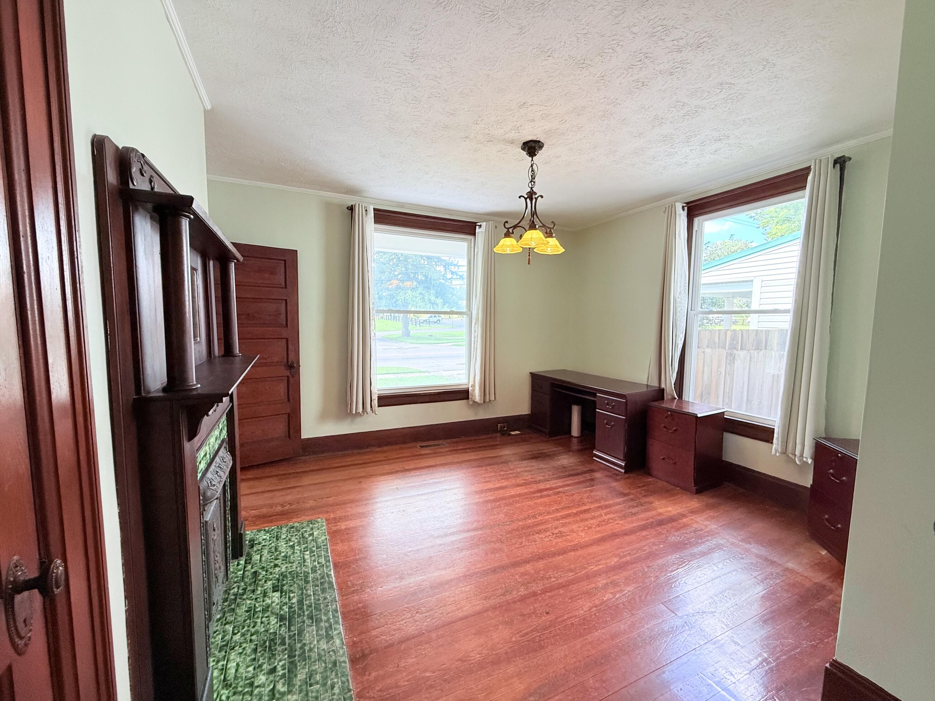 278 E Main Street Property Photo 16