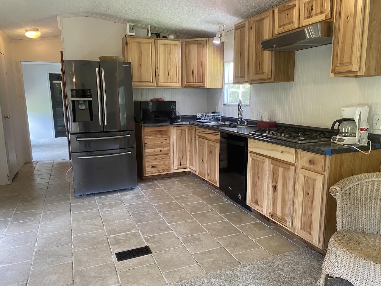 374 Town View Property Photo 6