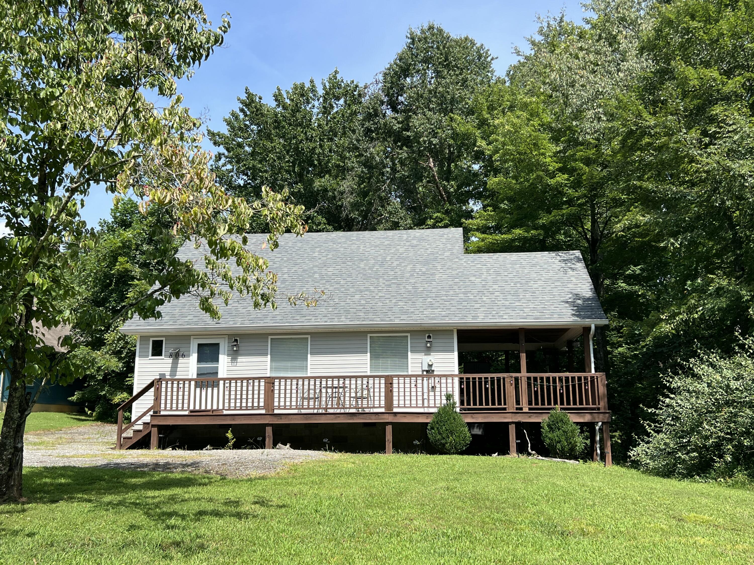 806 Harbor Springs Road Property Photo 2