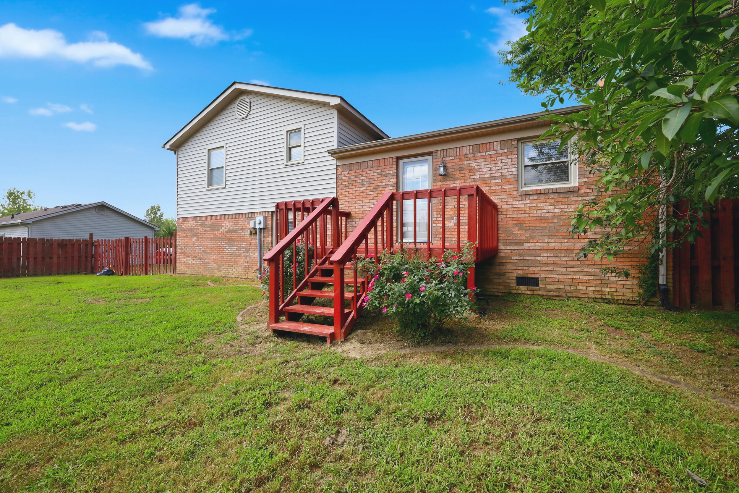 421 Meadow Drive Property Photo 3