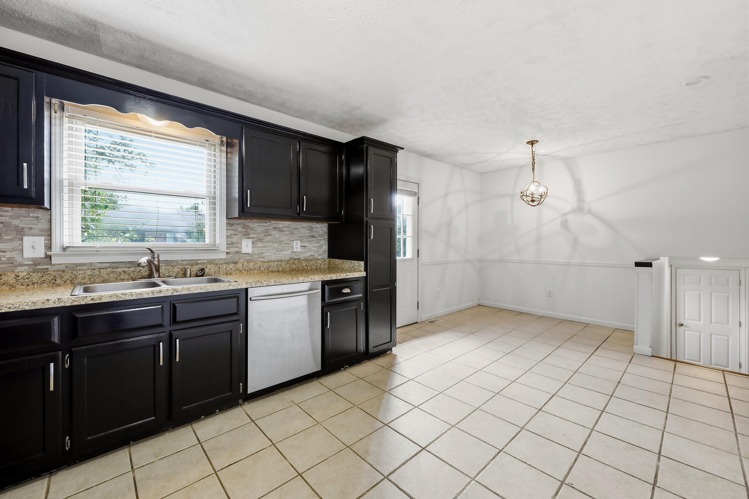 421 Meadow Drive Property Photo 12