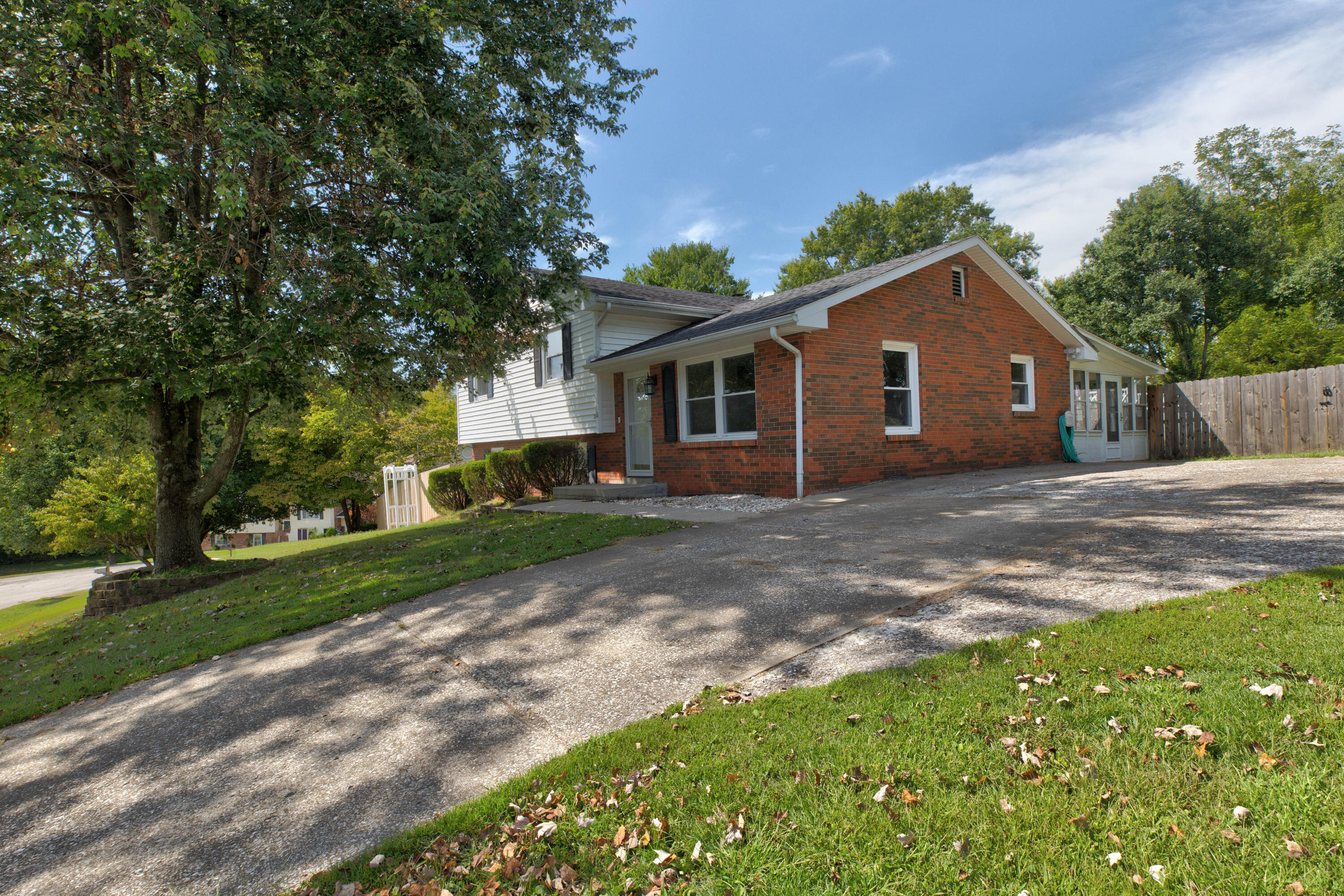 1511 Diane Court Property Photo 4