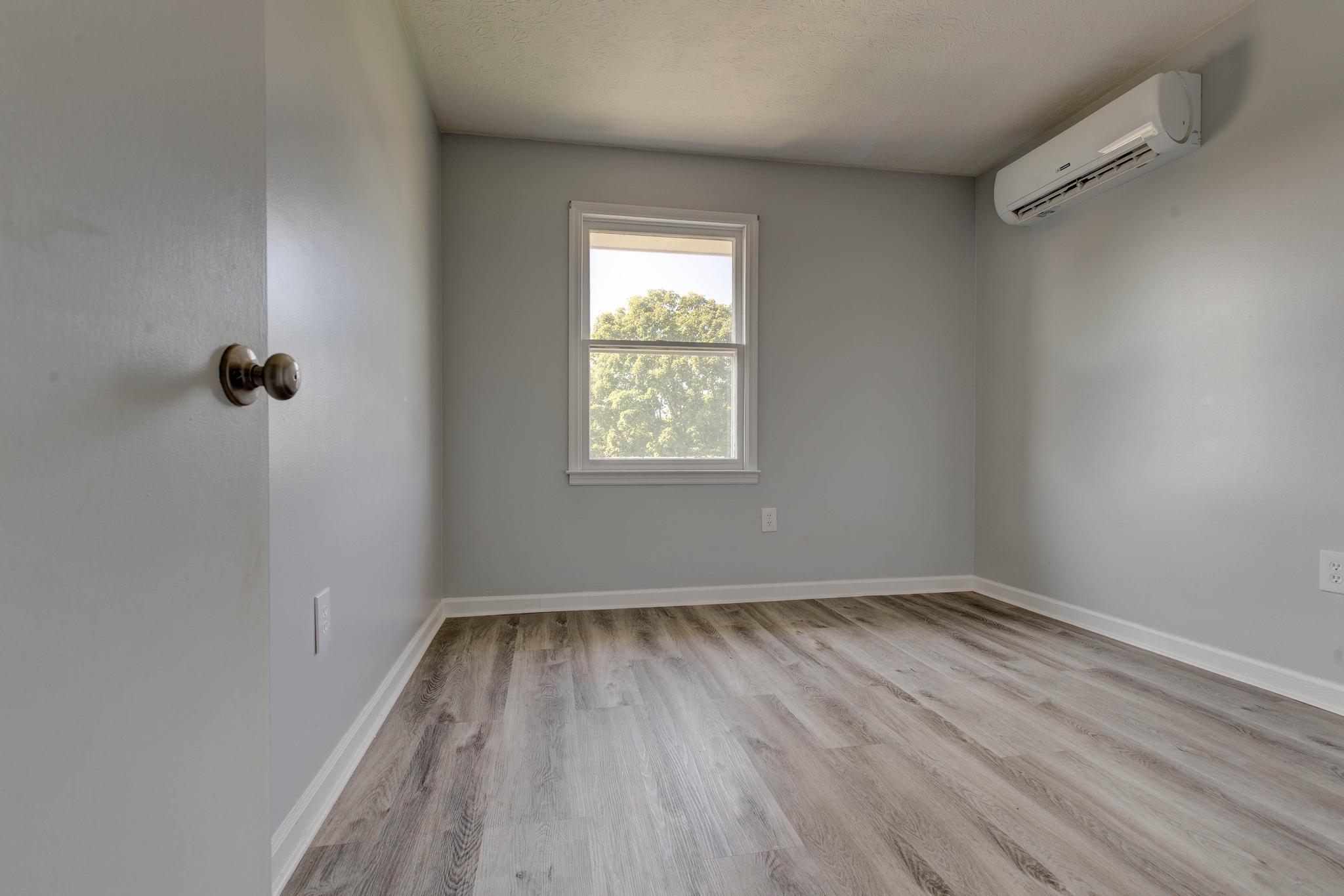 904 Shoemoore Drive Property Photo 10