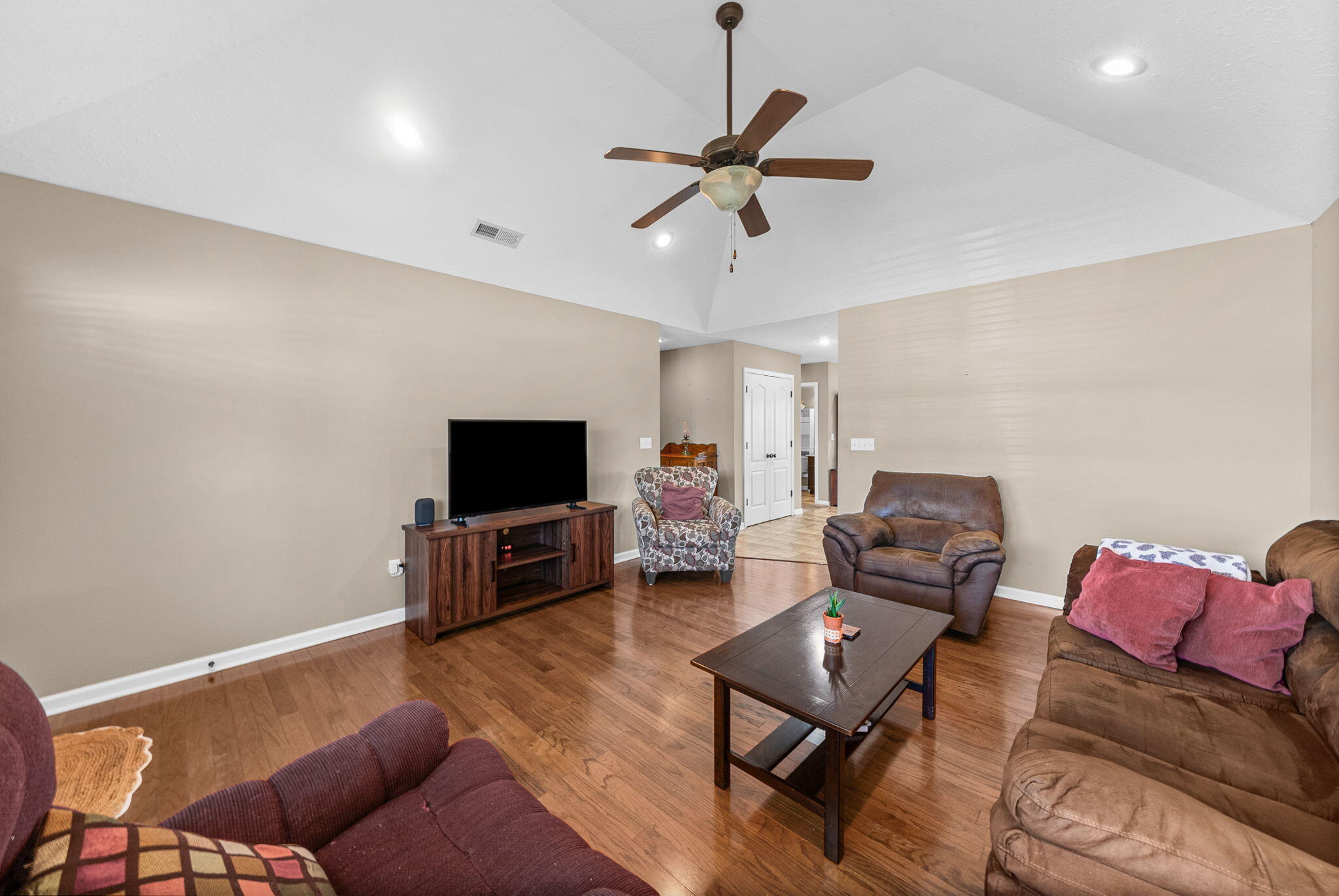303 N Abbey Way Property Photo 10