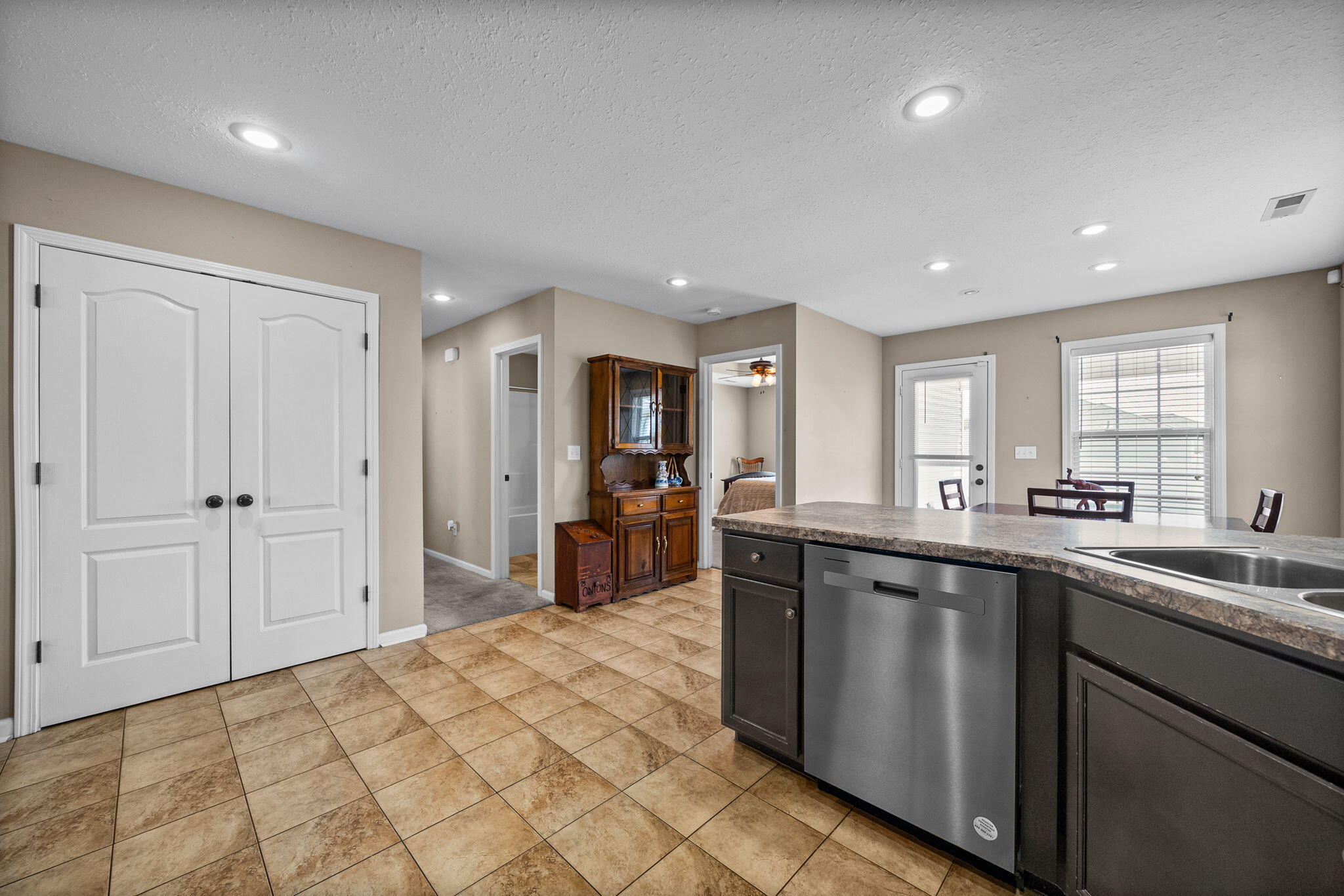 303 N Abbey Way Property Photo 17