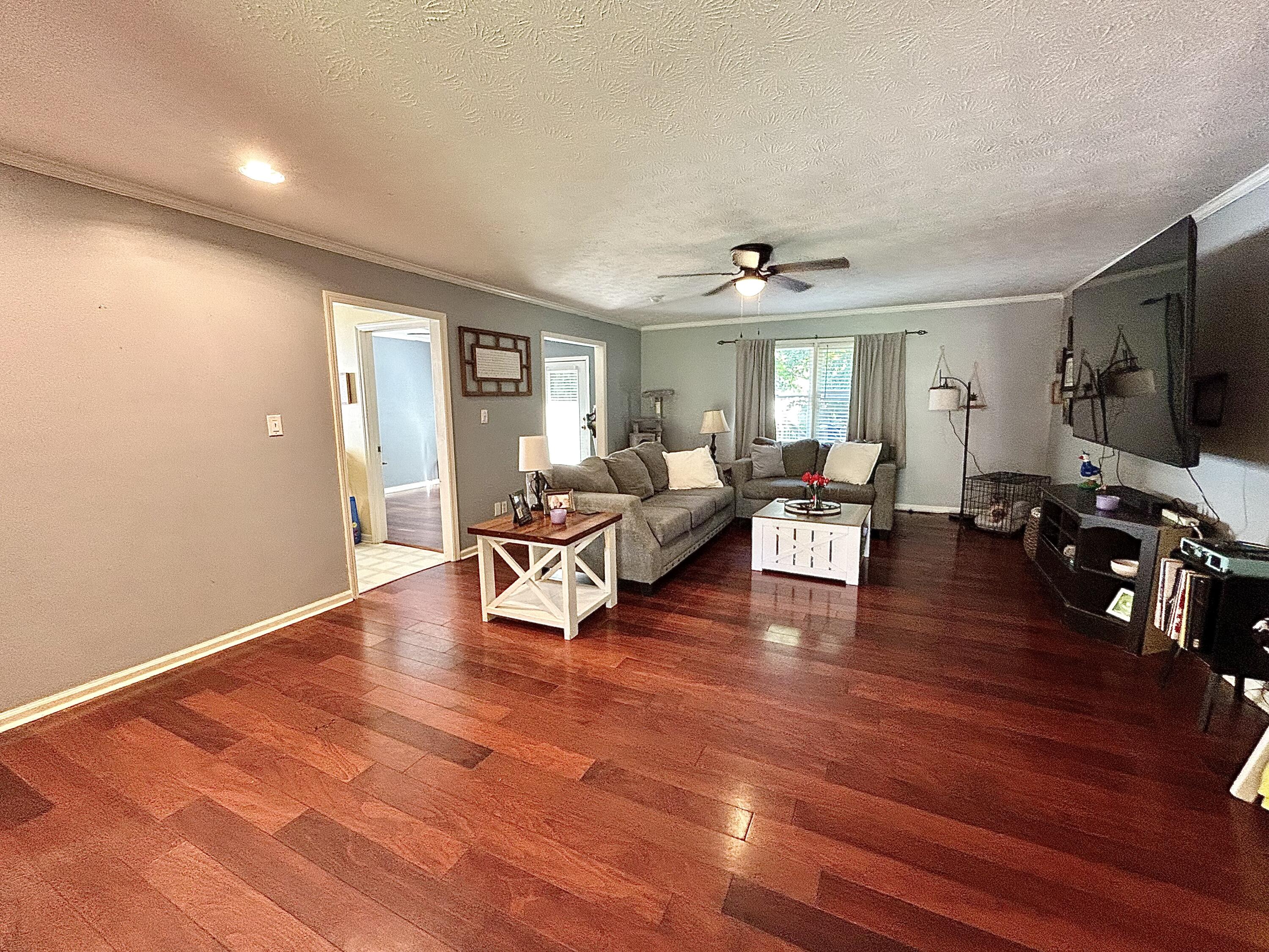 255 Hillington Drive Property Photo 3