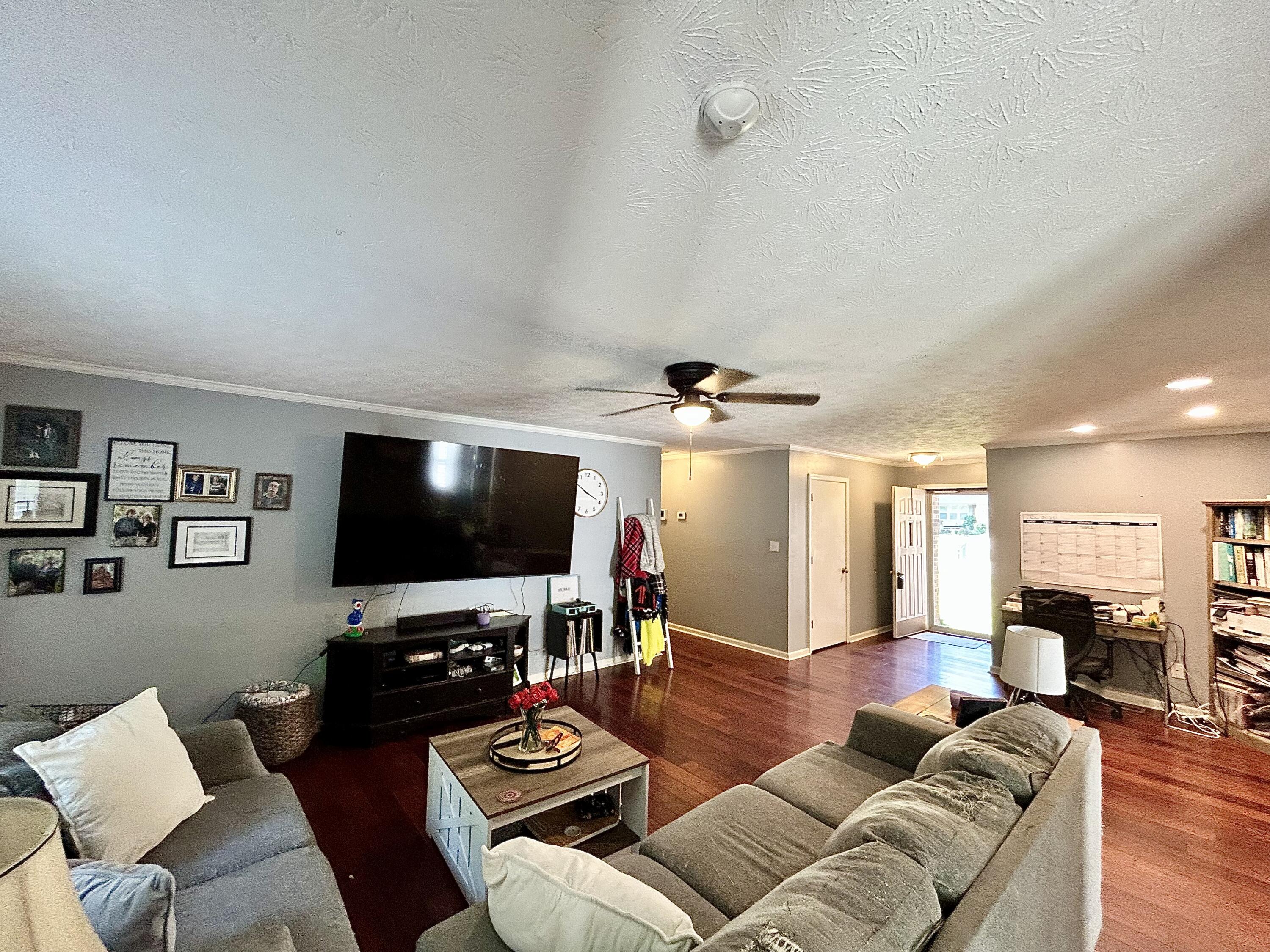 255 Hillington Drive Property Photo 4