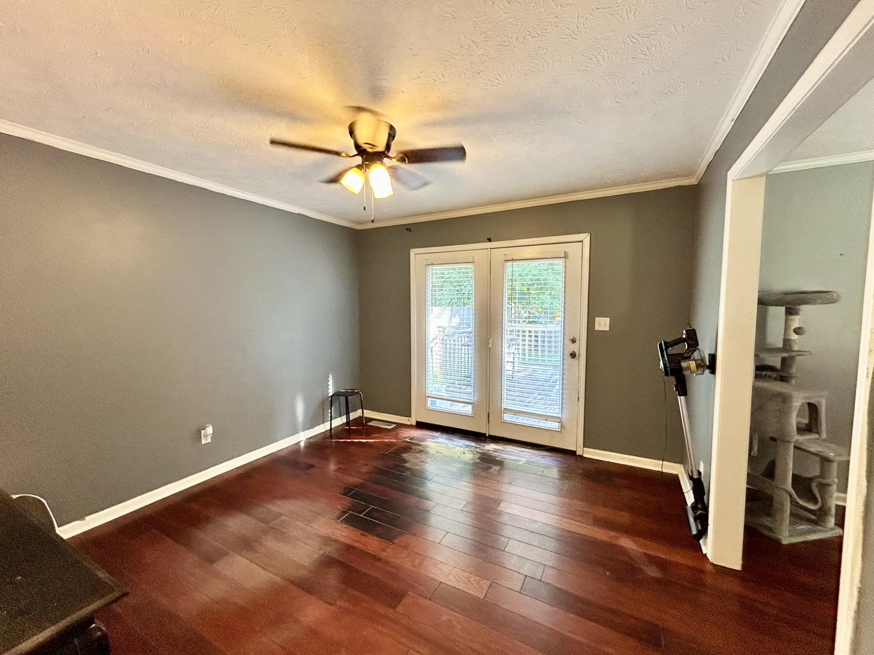 255 Hillington Drive Property Photo 9