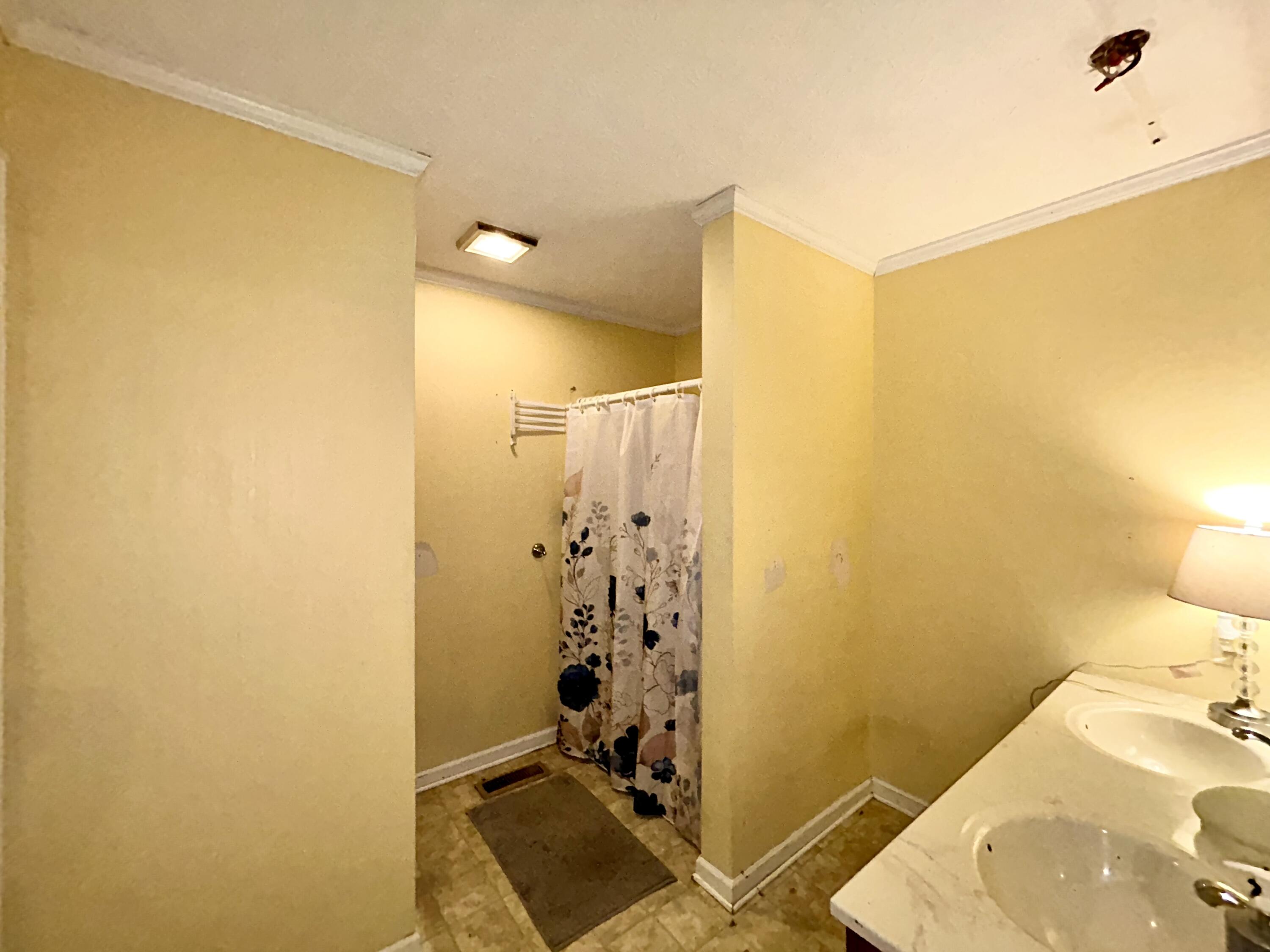 255 Hillington Drive Property Photo 12