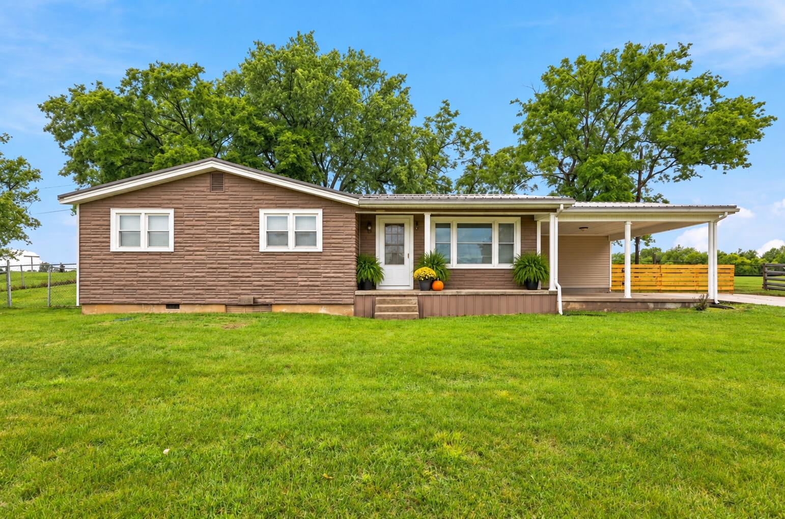 198 Hilltop Drive Property Photo 1