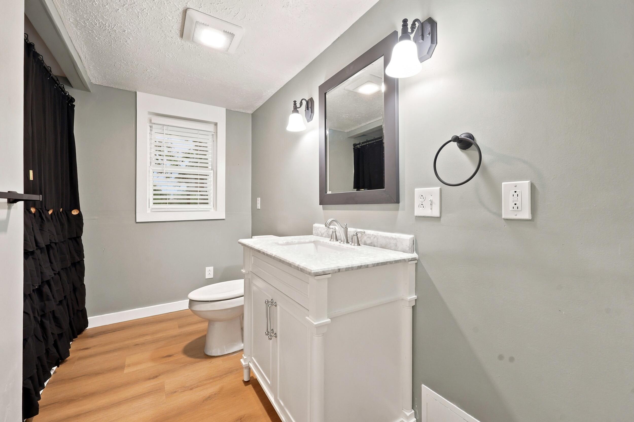 198 Hilltop Drive Property Photo 11