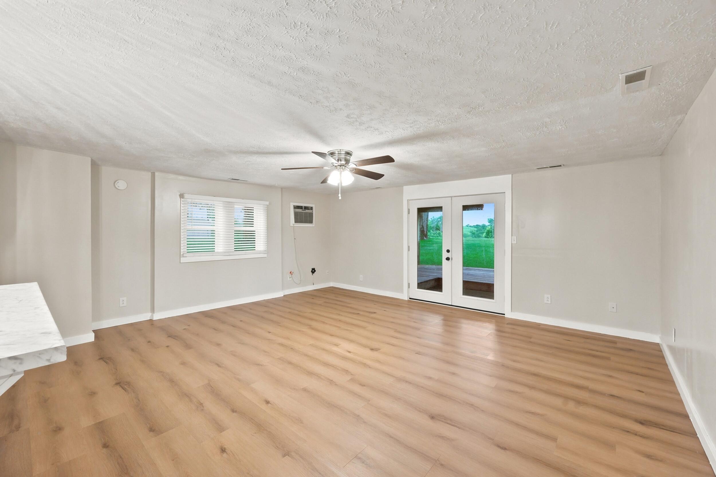 198 Hilltop Drive Property Photo 17