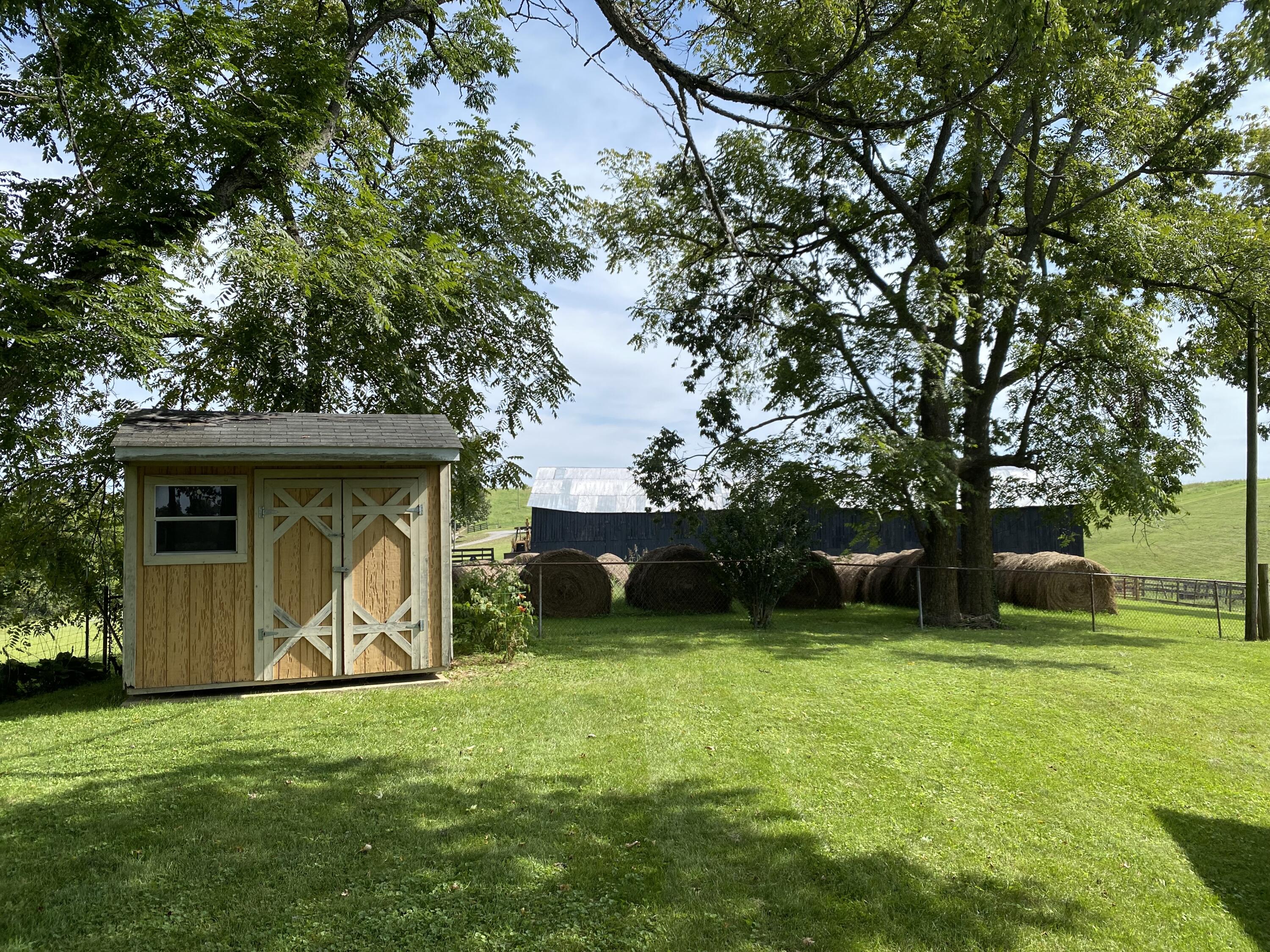 198 Hilltop Drive Property Photo 28
