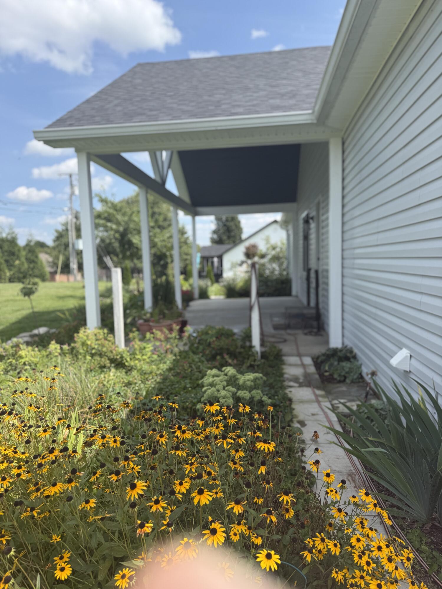 480 Bellaire Drive Property Photo 3